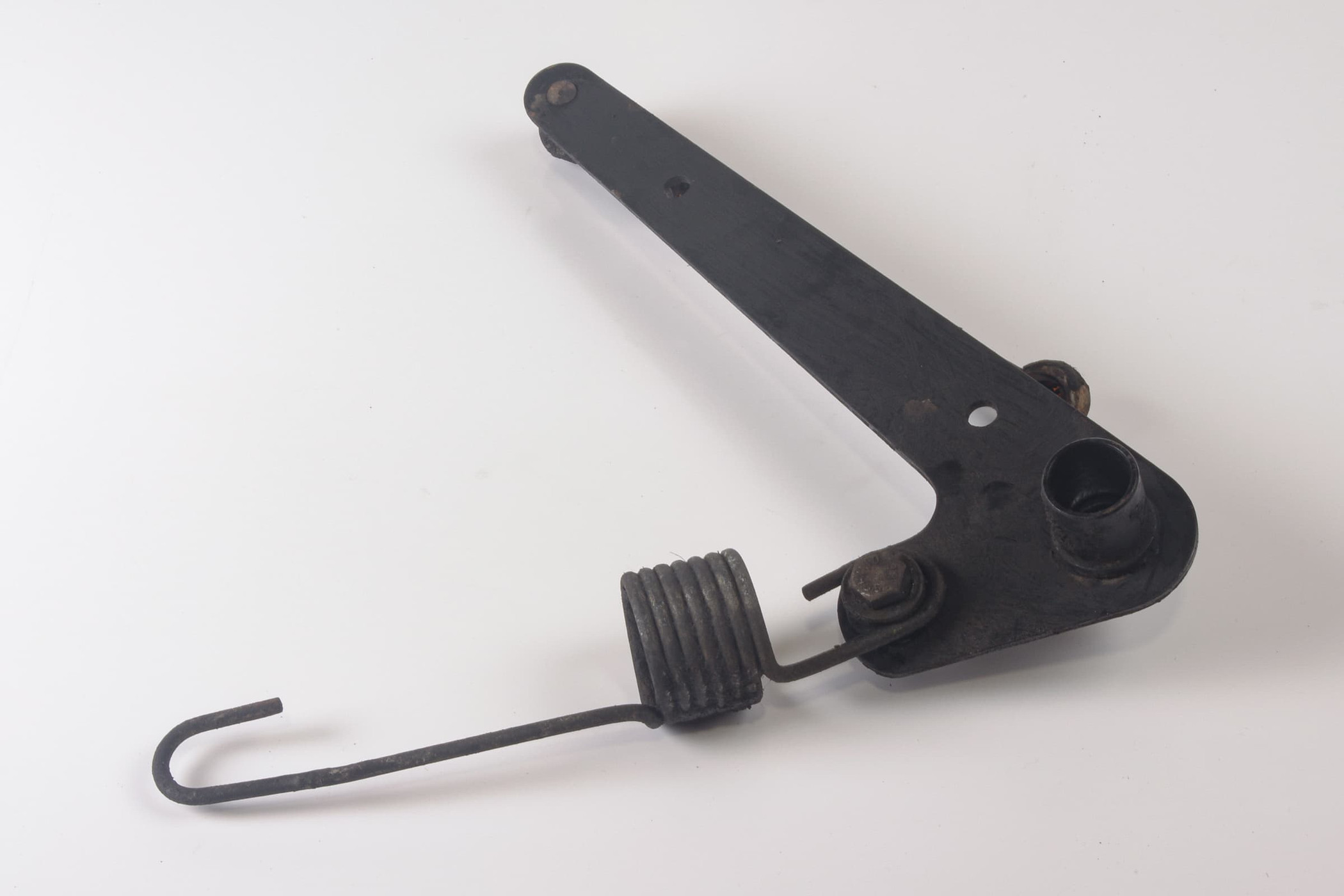 Mercedes 4604300023 Brake Power Regulator | W460 W461 W463 G