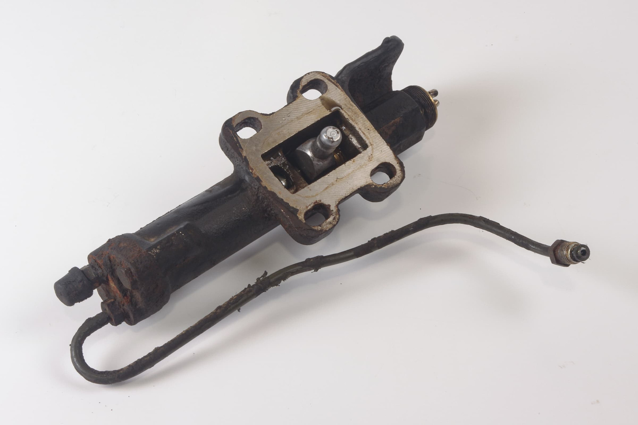 Mercedes 4603500584 Differential Lock Slave Cylinder (b) | W460 W461 W463 G