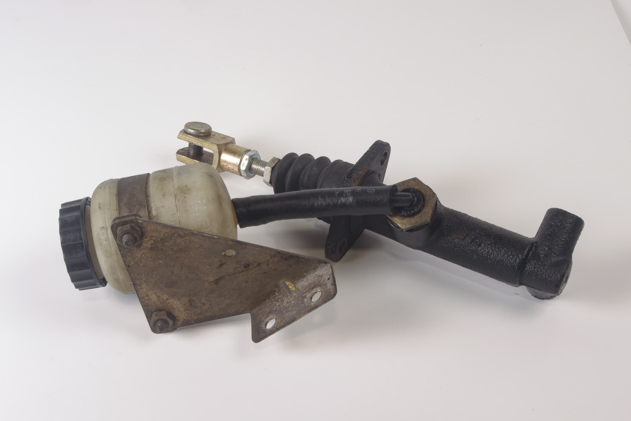 Mercedes 0012956606 Clutch Master Cylinder | W460 W461 G