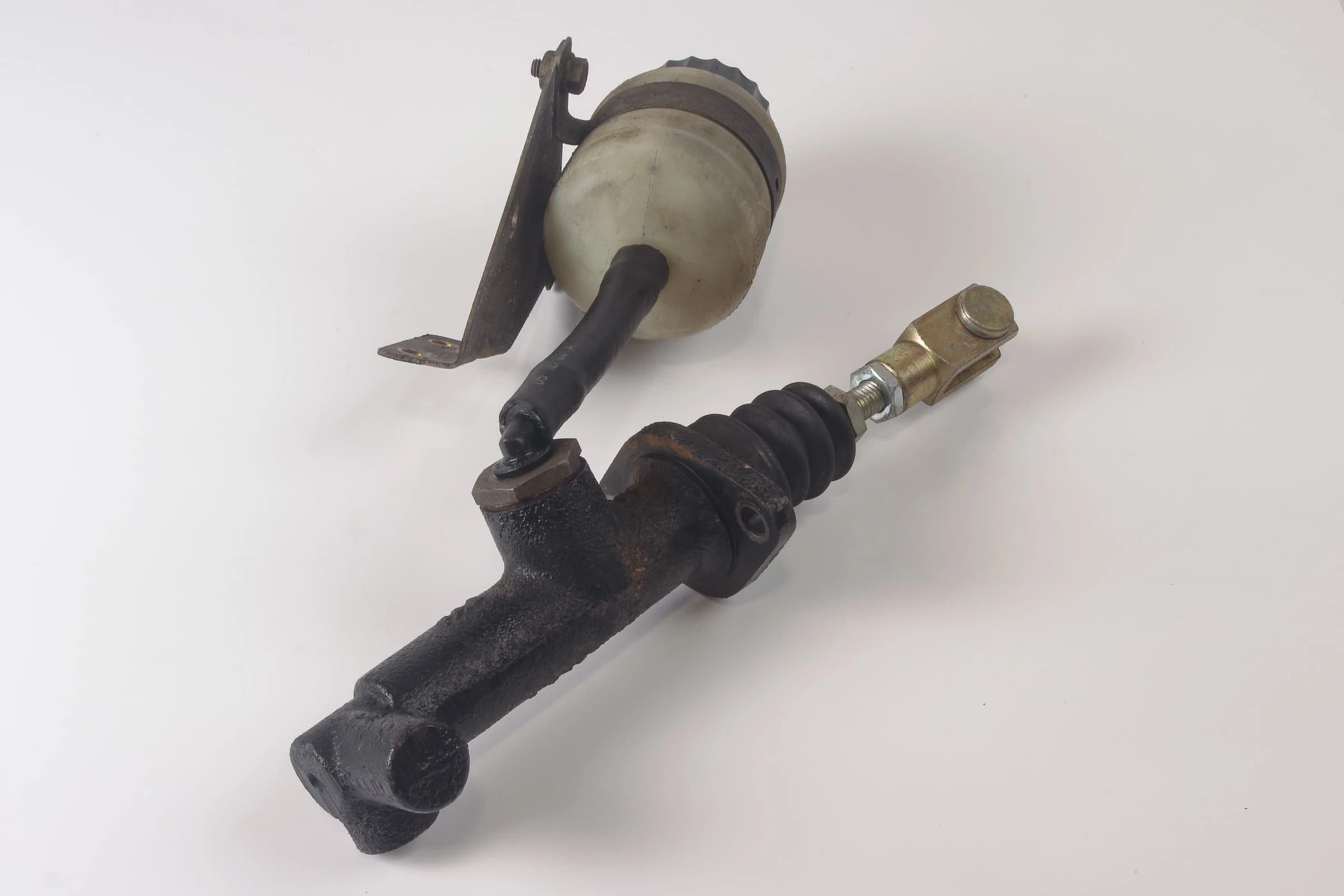 Mercedes 0012956606 Clutch Master Cylinder | W460 W461 G