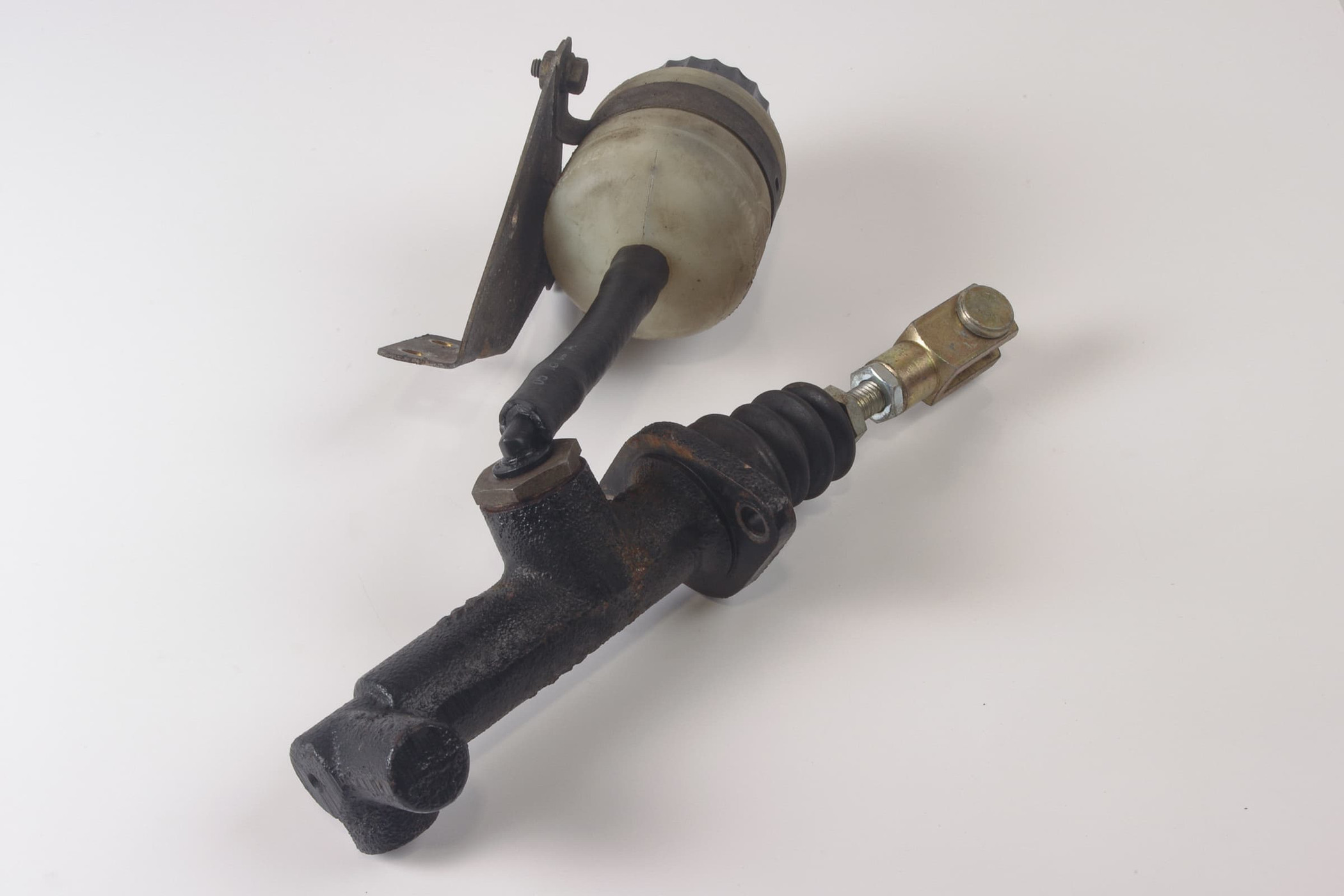 Mercedes 0012956606 Clutch Master Cylinder | W460 W461 G