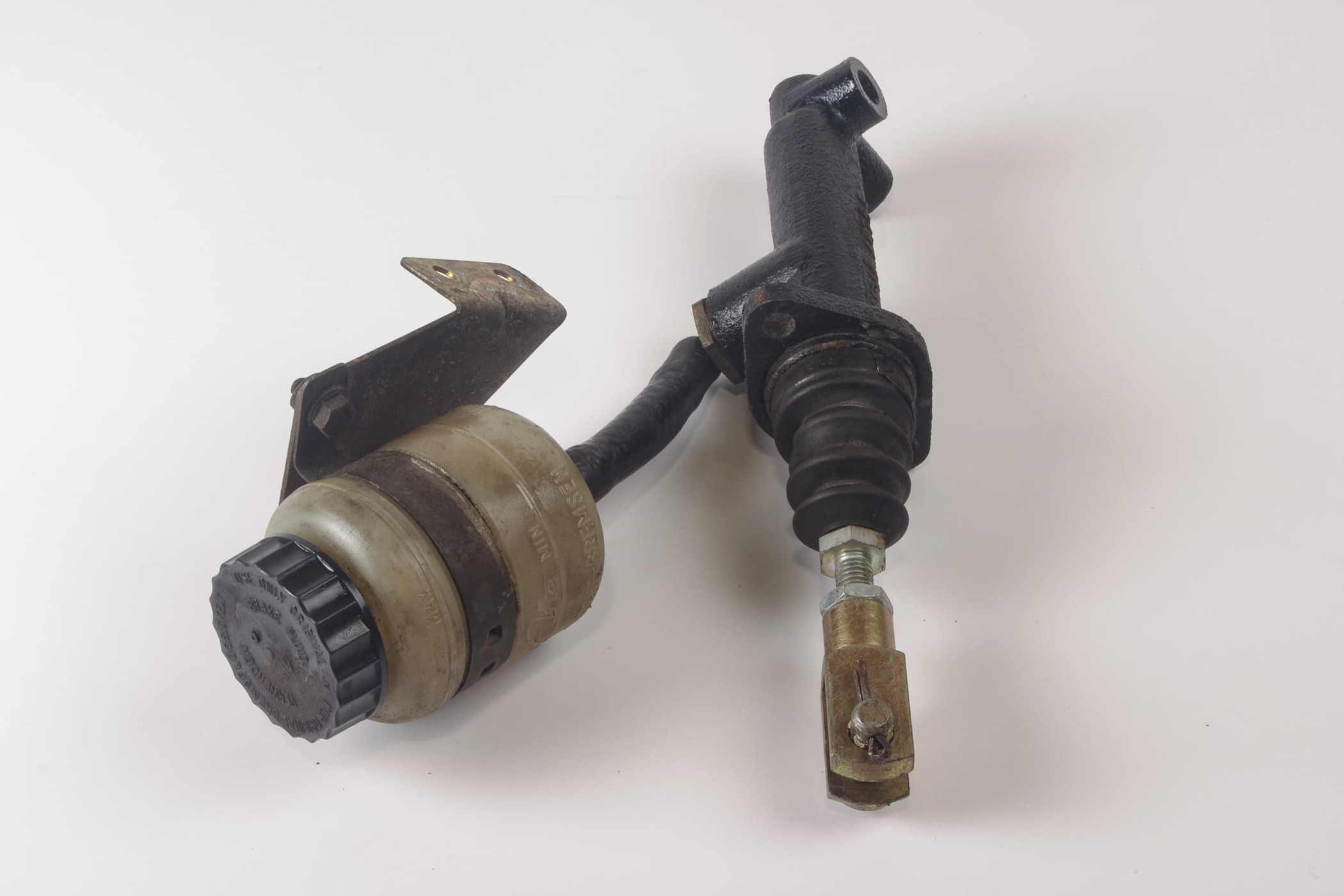 Mercedes 0012956606 Clutch Master Cylinder | W460 W461 G