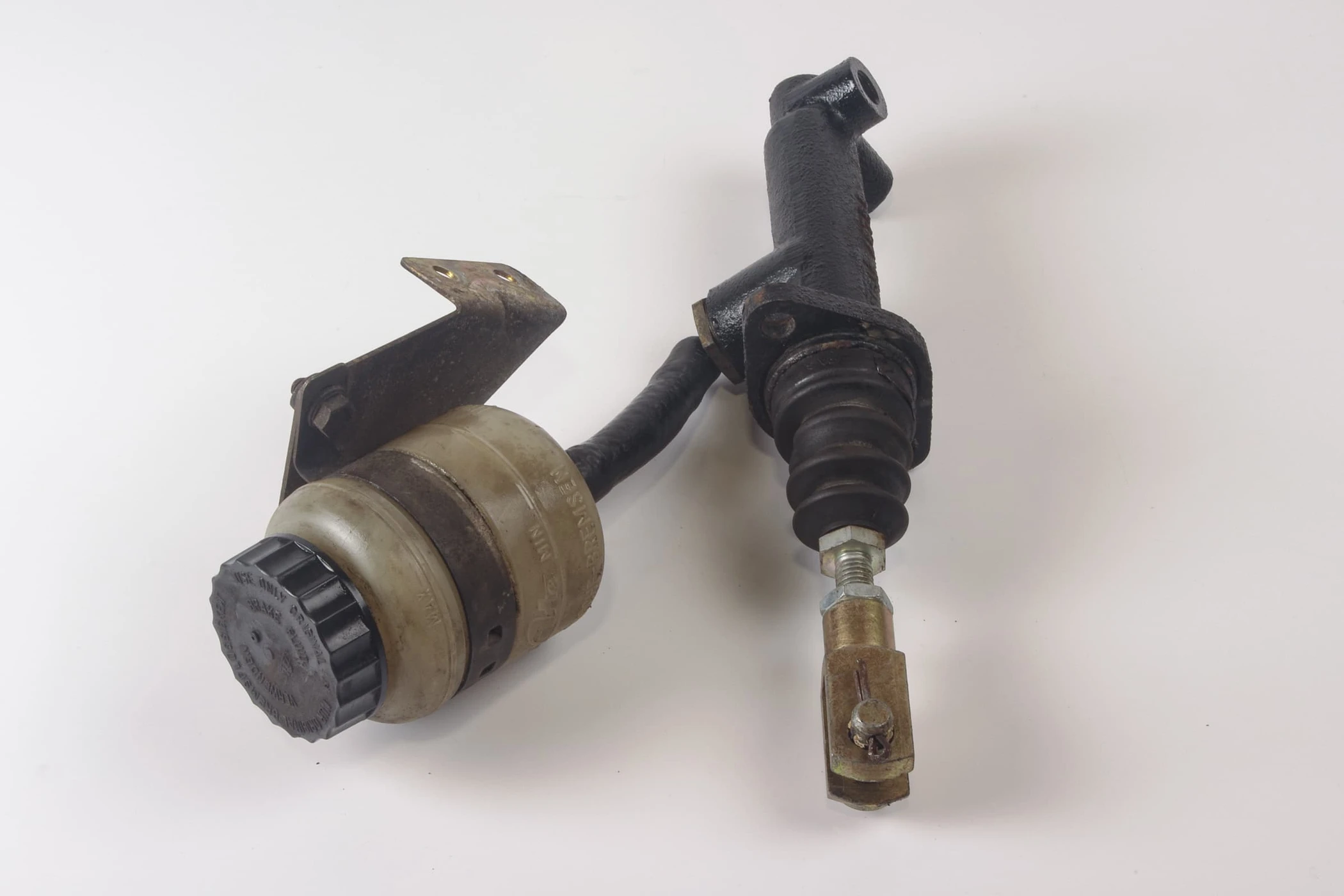 Mercedes 0012956606 Clutch Master Cylinder | W460 W461 G