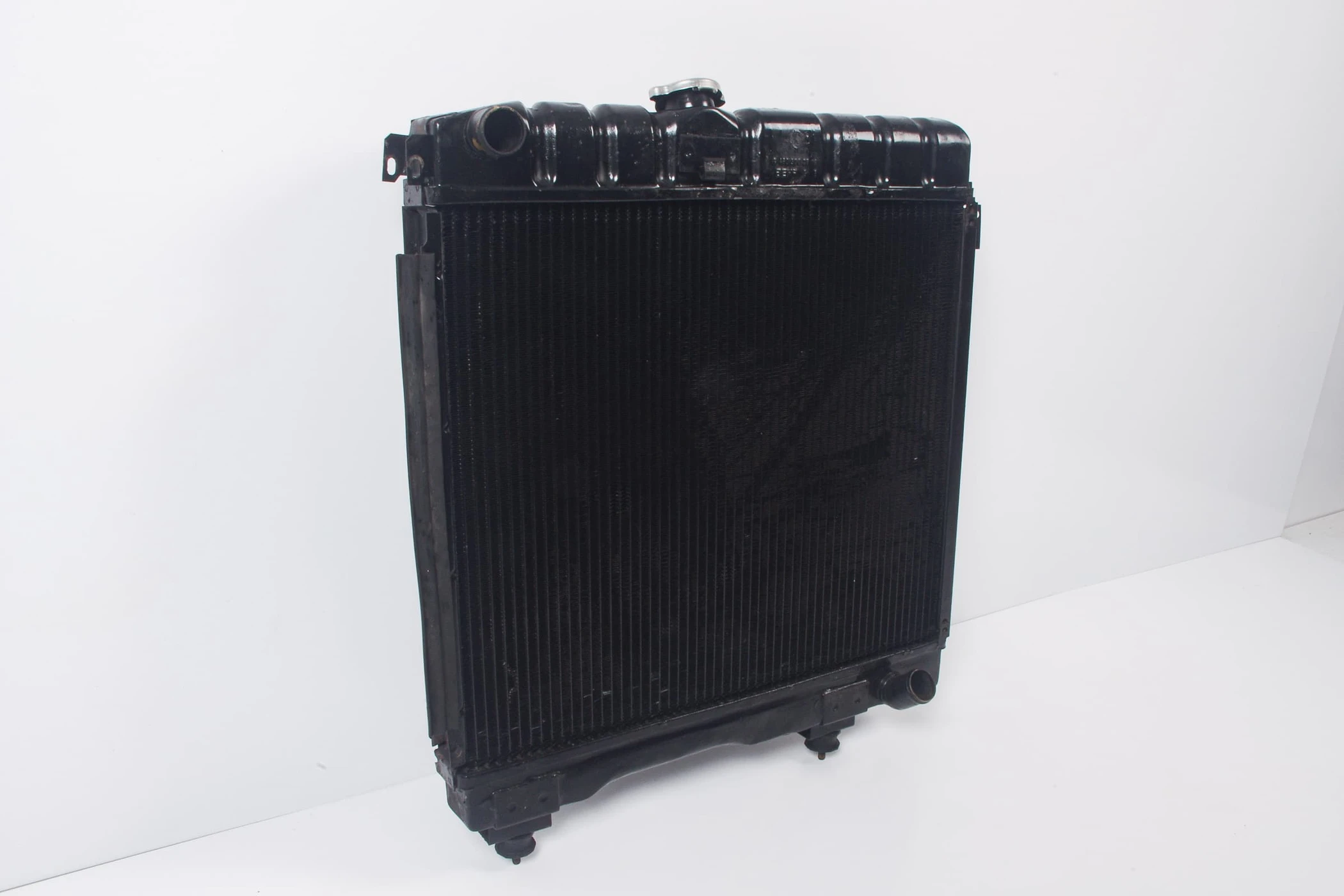 Mercedes 4605005003 Radiator | W460 G