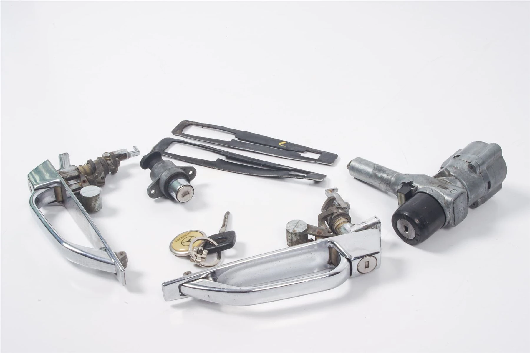 Mercedes 1078931103 Lock Set | C107 R107 SL W114 W115 W123 E W116 W126 S