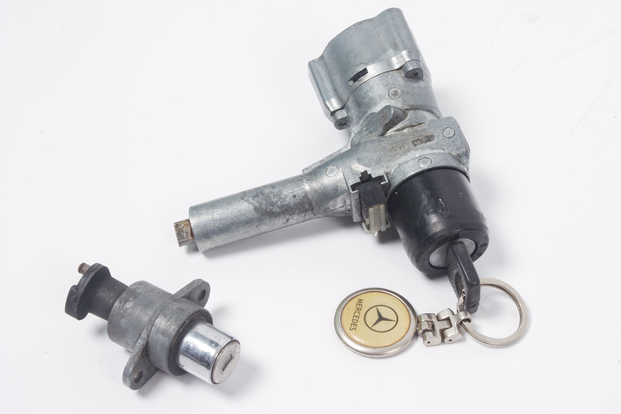 Mercedes 1078931103 Lock Set | C107 R107 SL W114 W115 W123 E W116 W126 S