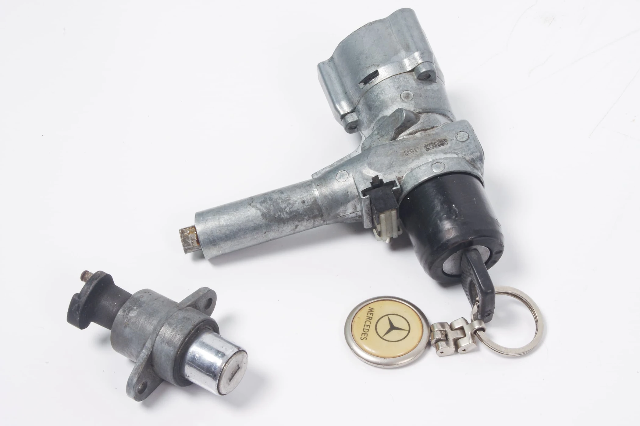Mercedes 1078931103 Lock Set | C107 R107 SL W114 W115 W123 E W116 W126 S