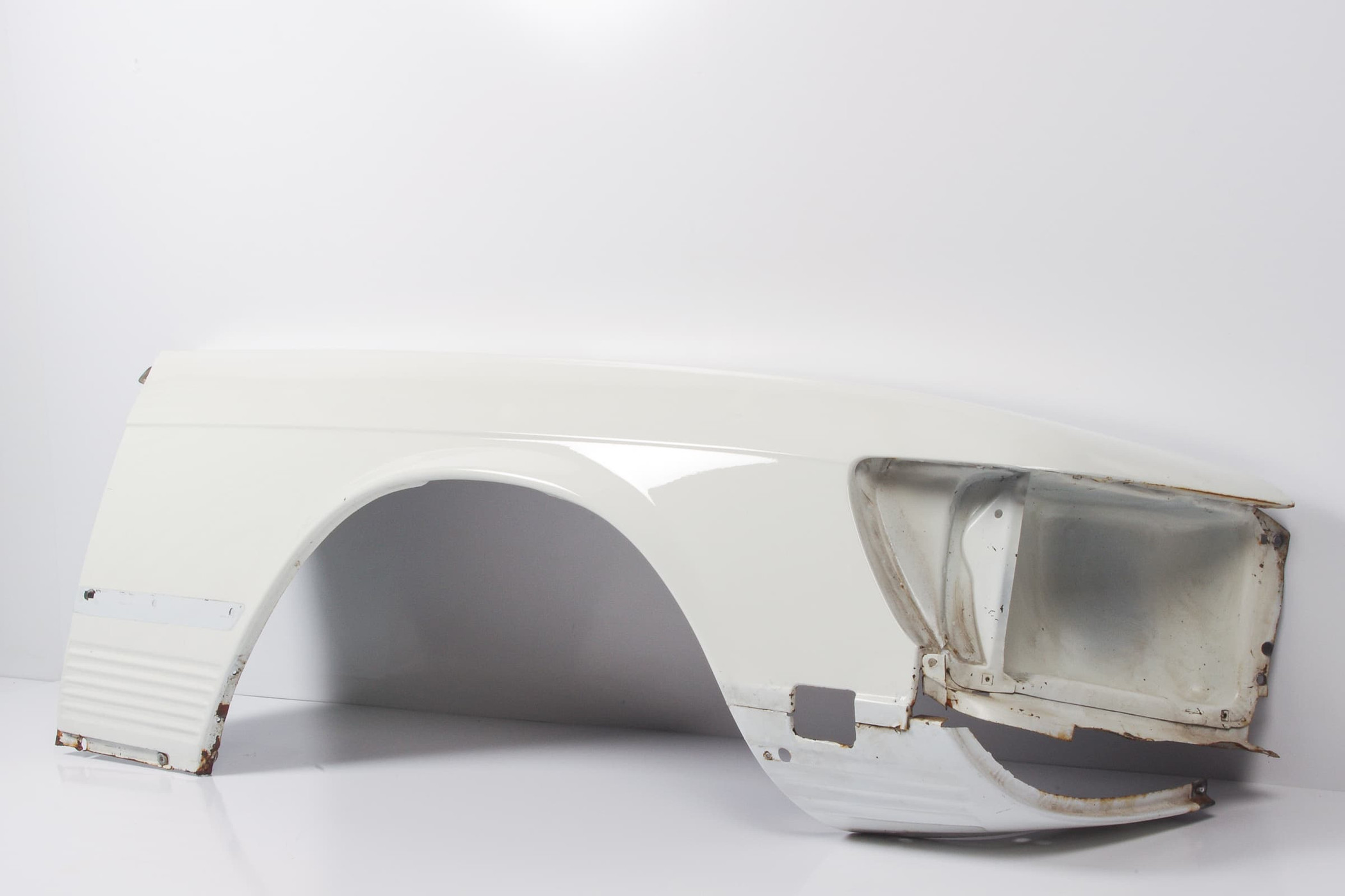 Mercedes 1078801018 Wing - Front Right White | C107 R107 SL