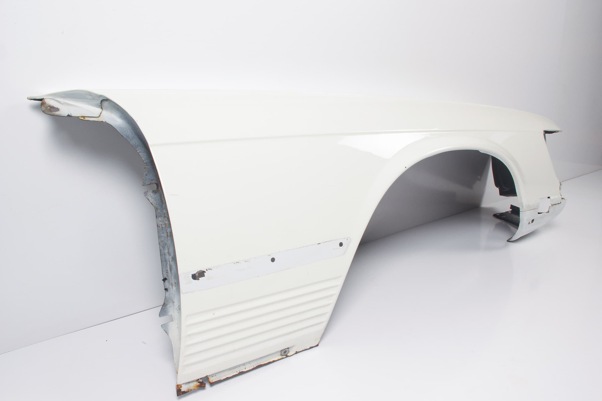 Mercedes 1078801018 Wing - Front Right White | C107 R107 SL