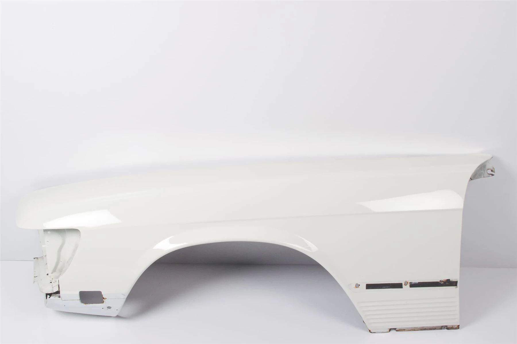 Mercedes 1078801318 Wing - Front Left White | C107 R107 SL