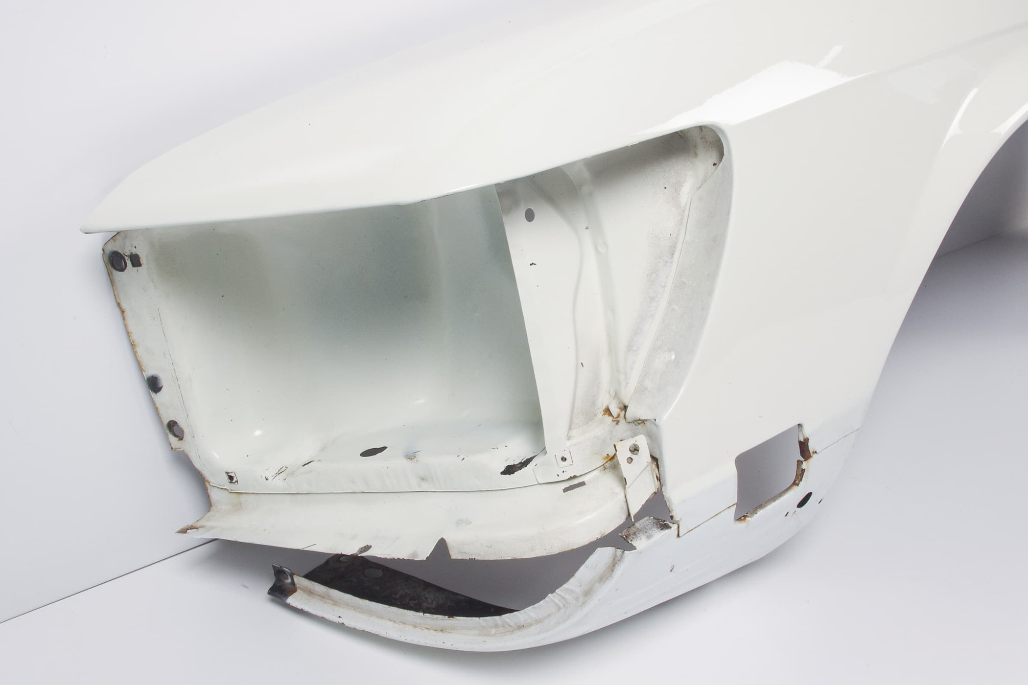 Mercedes 1078801318 Wing - Front Left White | C107 R107 SL