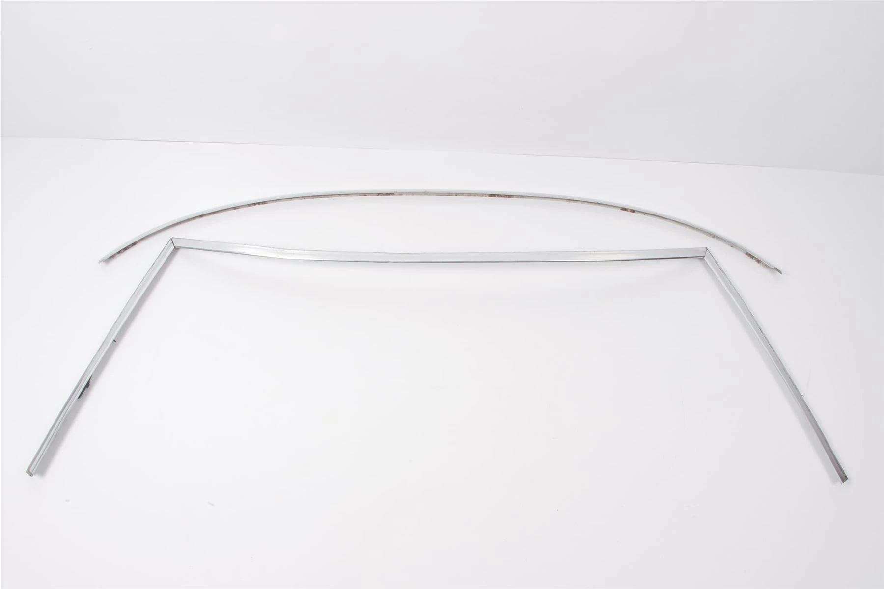 Mercedes 1076714030 Windscreen Trim (a) | R107 SL