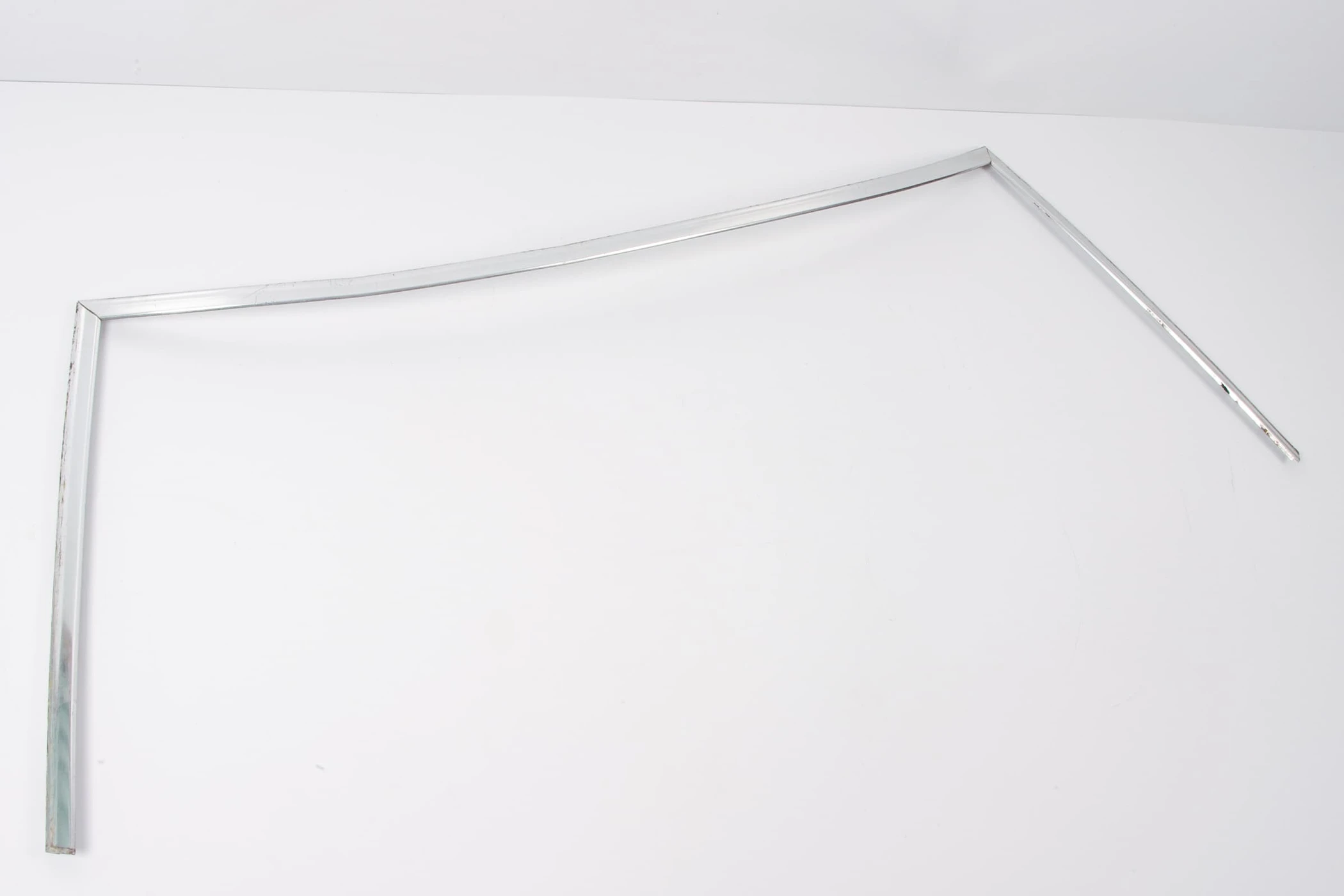 Mercedes 1076714030 Windscreen Trim (a) | R107 SL