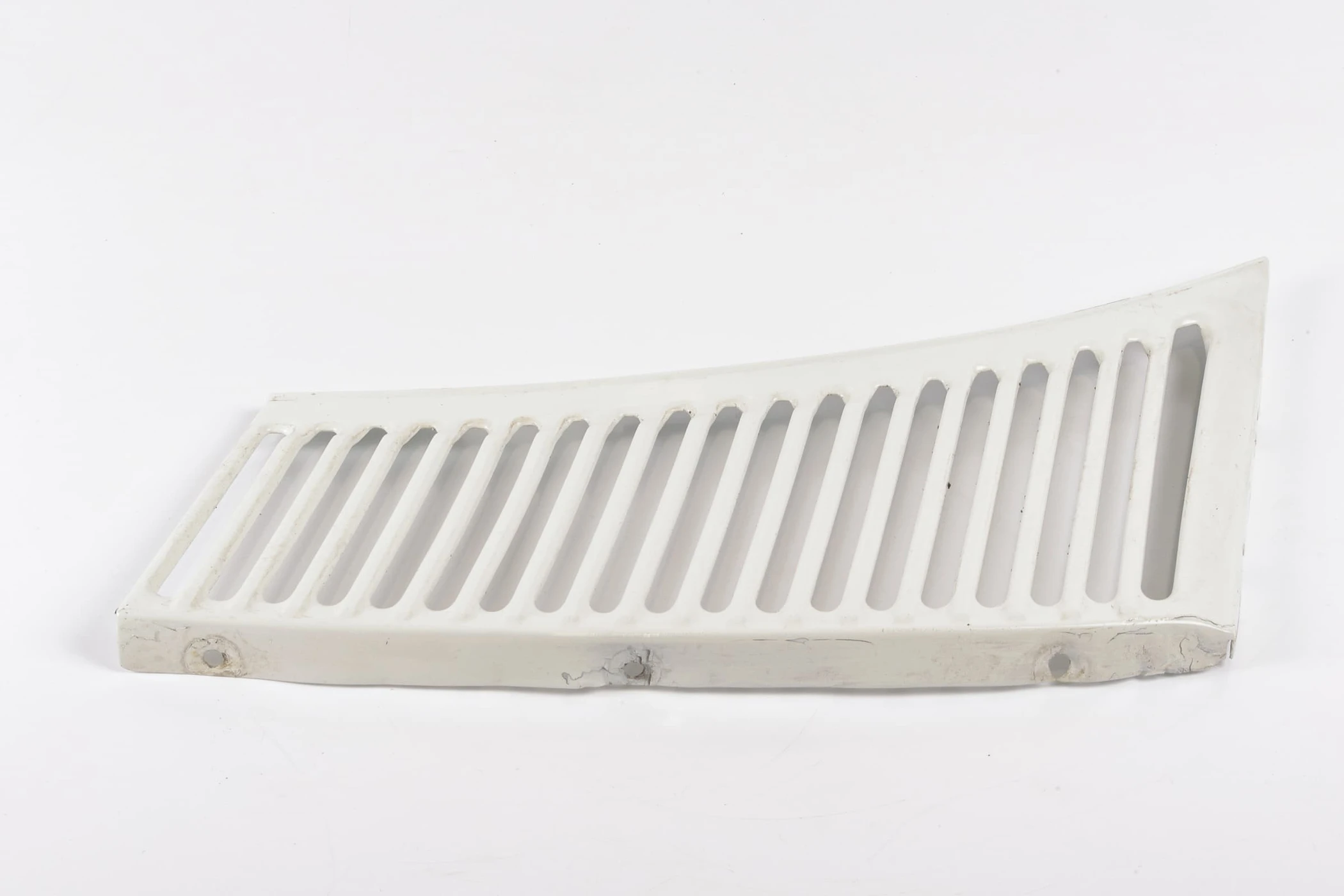 Mercedes 1078360165 Bonnet Grille - Left White | C107 R107 SL