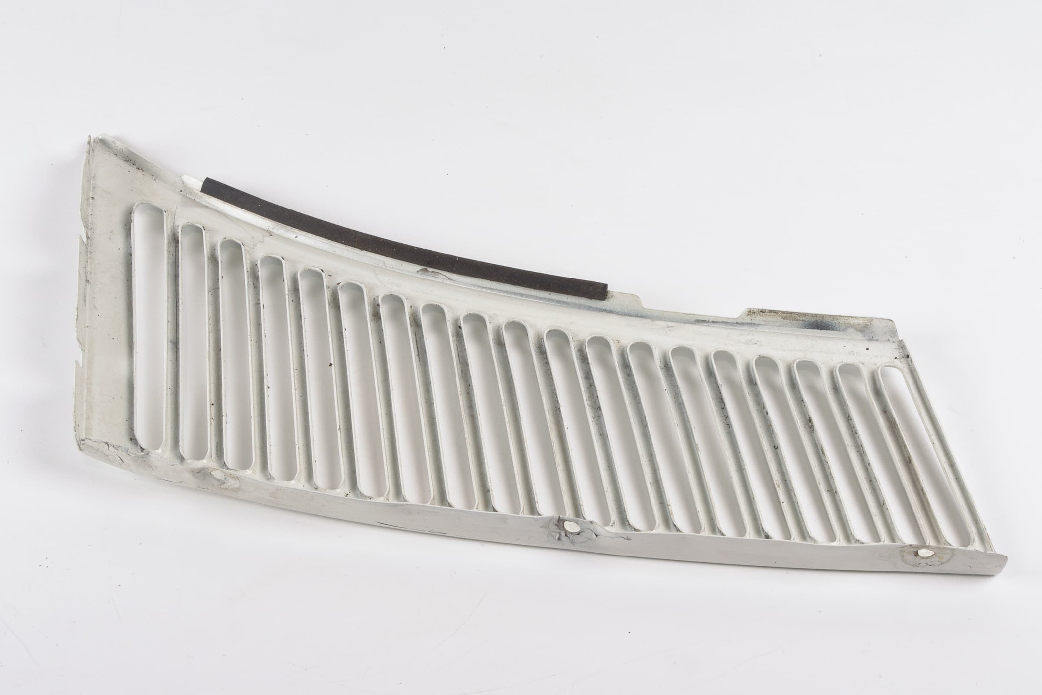 Mercedes 1078360165 Bonnet Grille - Left White | C107 R107 SL