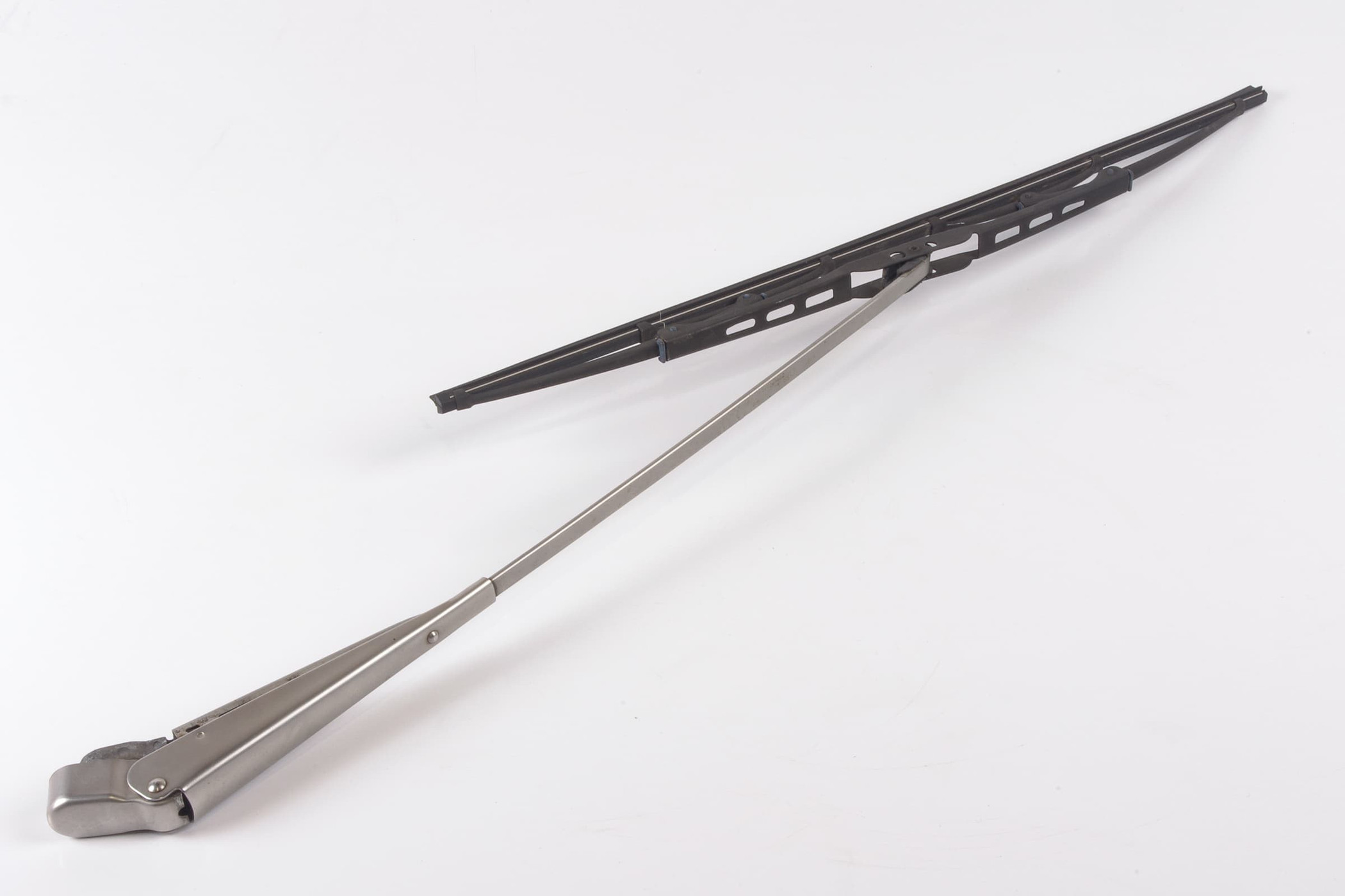 Mercedes 1078203944 Wiper Arm - Left (a) | C107 R107 SL