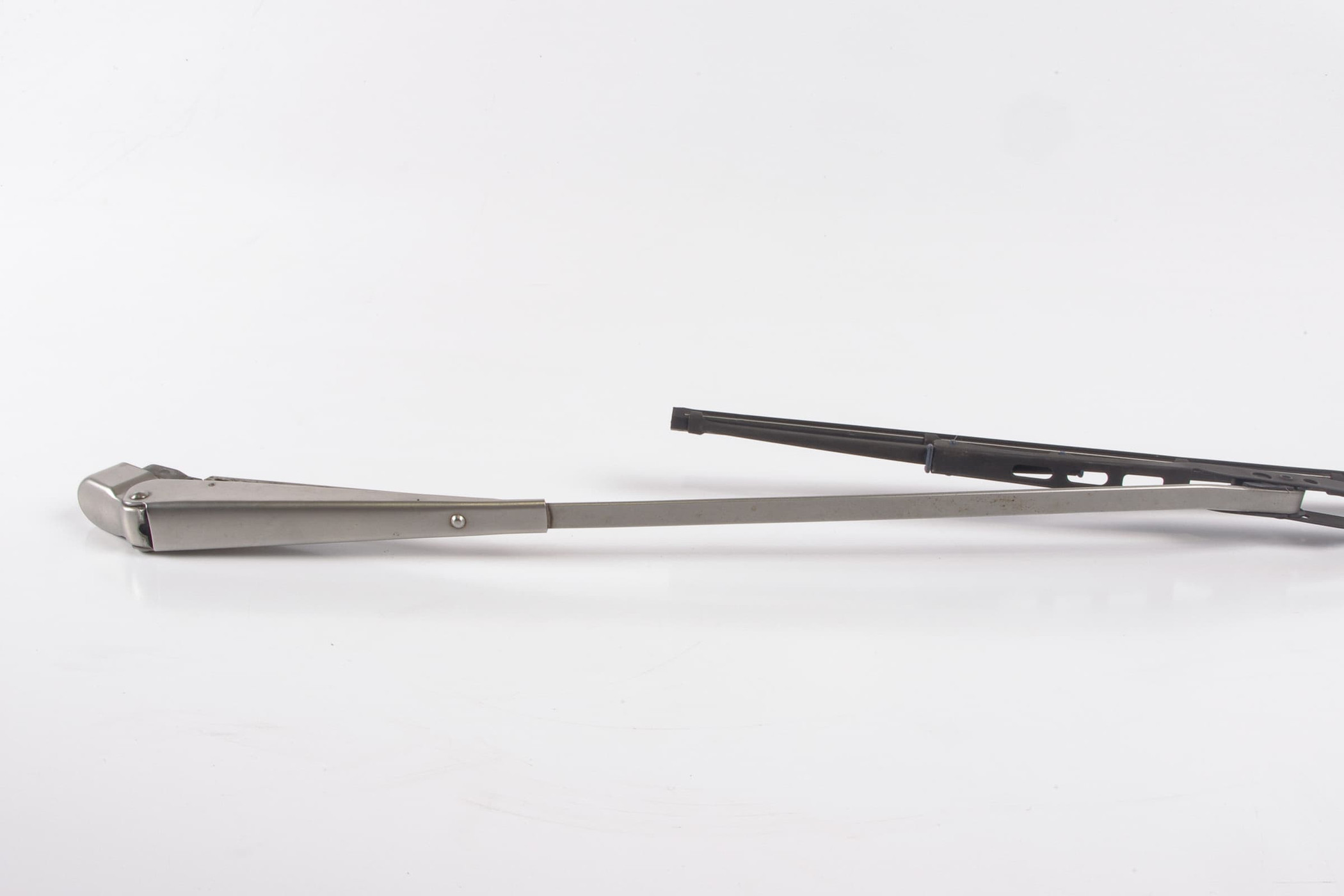 Mercedes 1078203944 Wiper Arm - Left (a) | C107 R107 SL