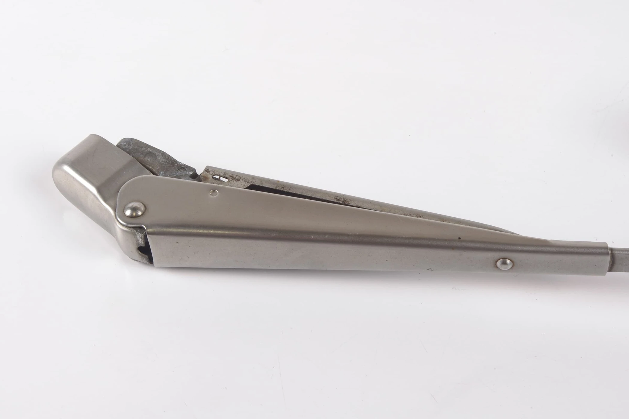 Mercedes 1078203944 Wiper Arm - Left (a) | C107 R107 SL