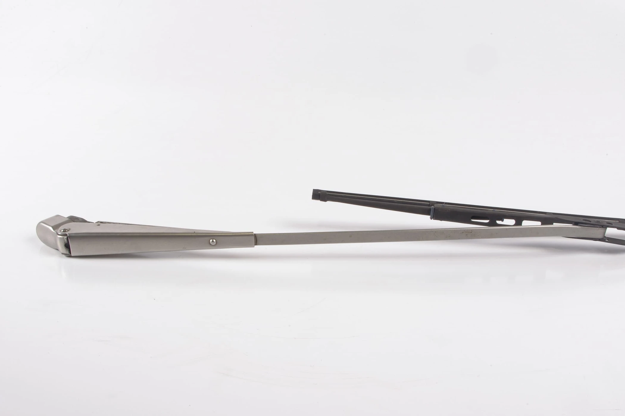 Mercedes 1078203944 Wiper Arm - Left (a) | C107 R107 SL