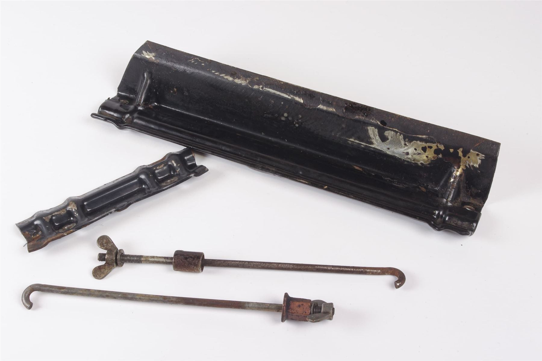 Mercedes 4608900814 Battery Clamp | W460 W461 G