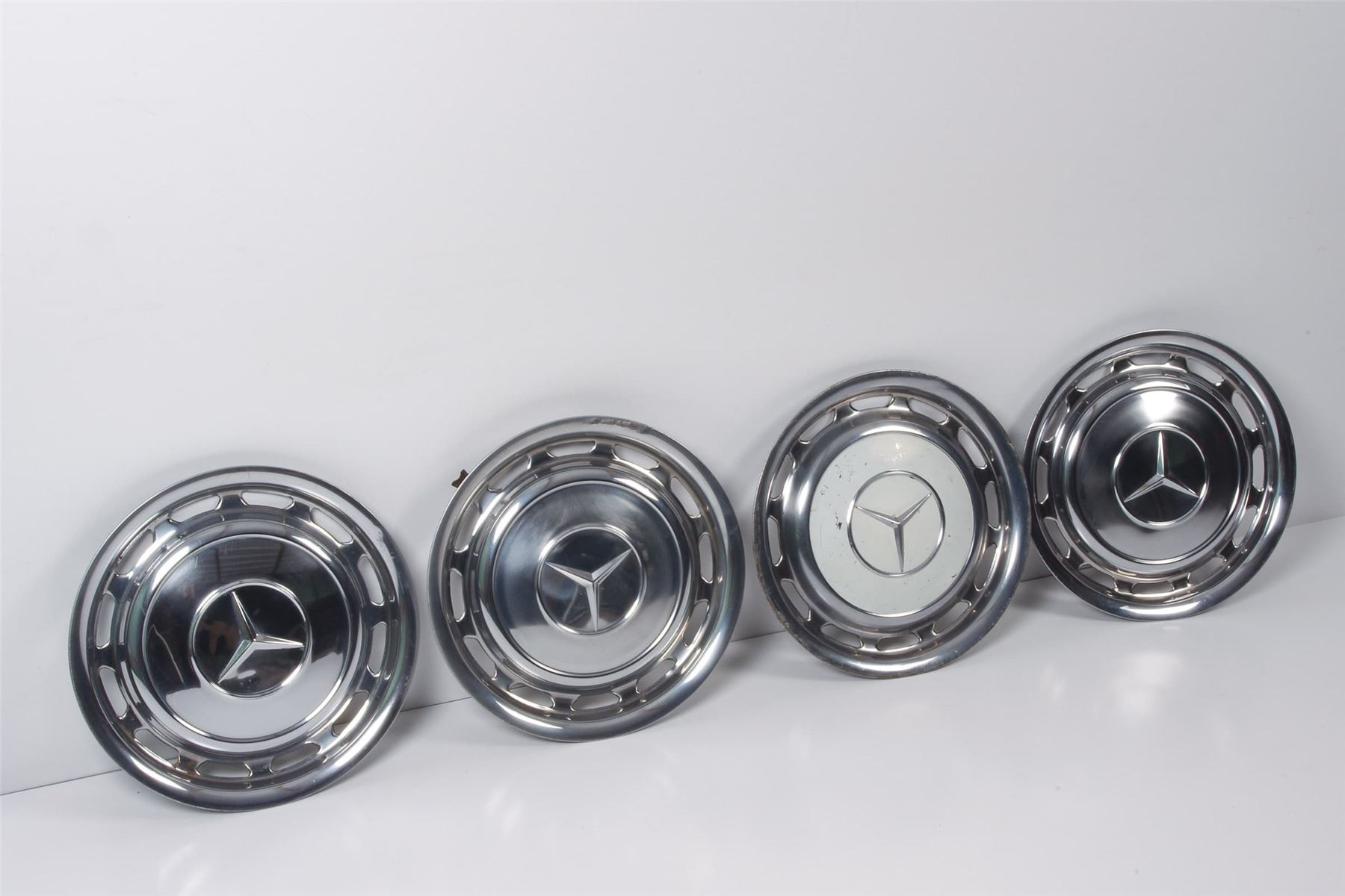 Mercedes 1154010324 Hub Cap Set x4 | C107 R107 W113 SL W108 W109 W111 W116...