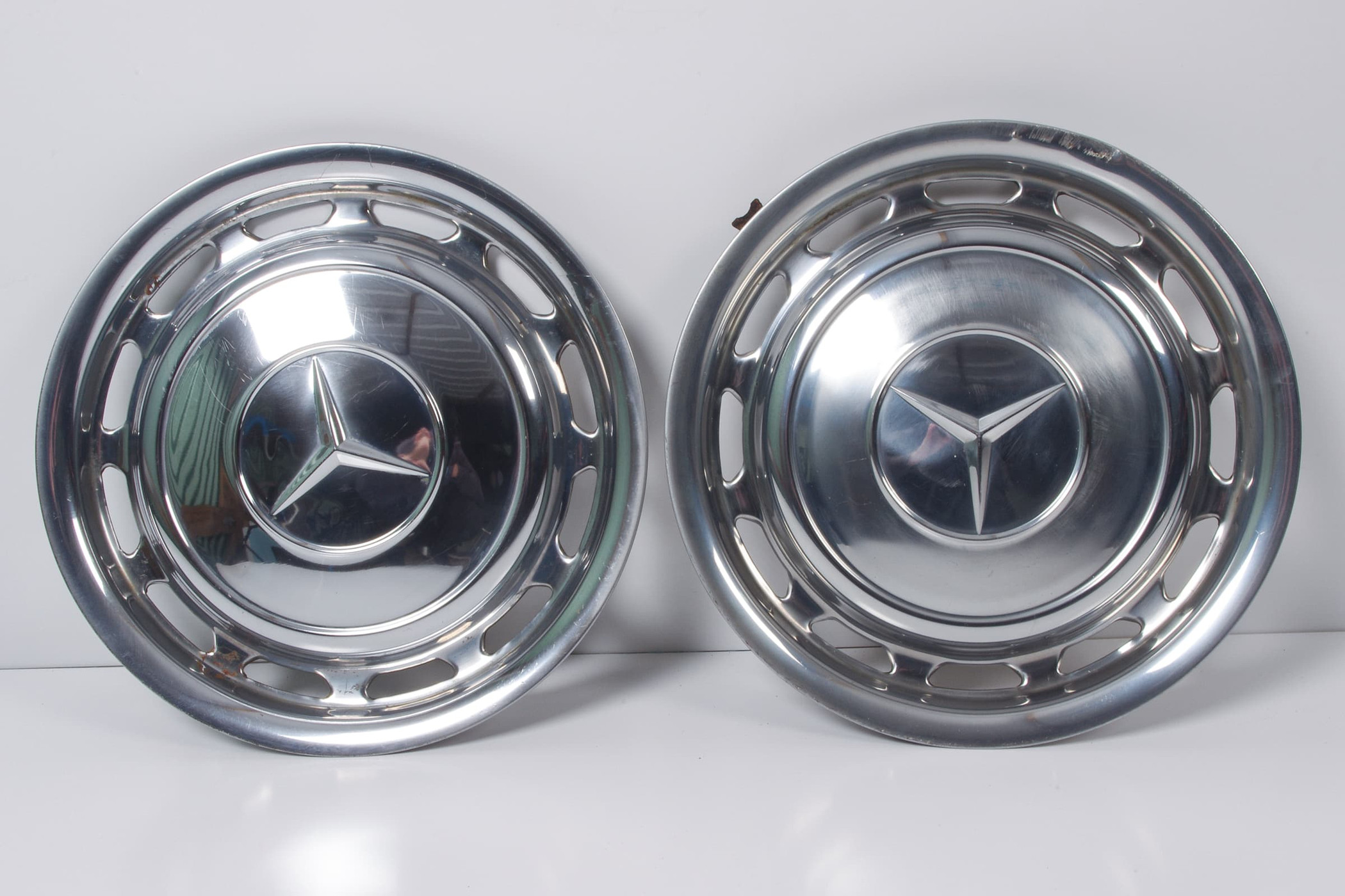 Mercedes 1154010324 Hub Cap Set x4 | C107 R107 W113 SL W108 W109 W111 W116...