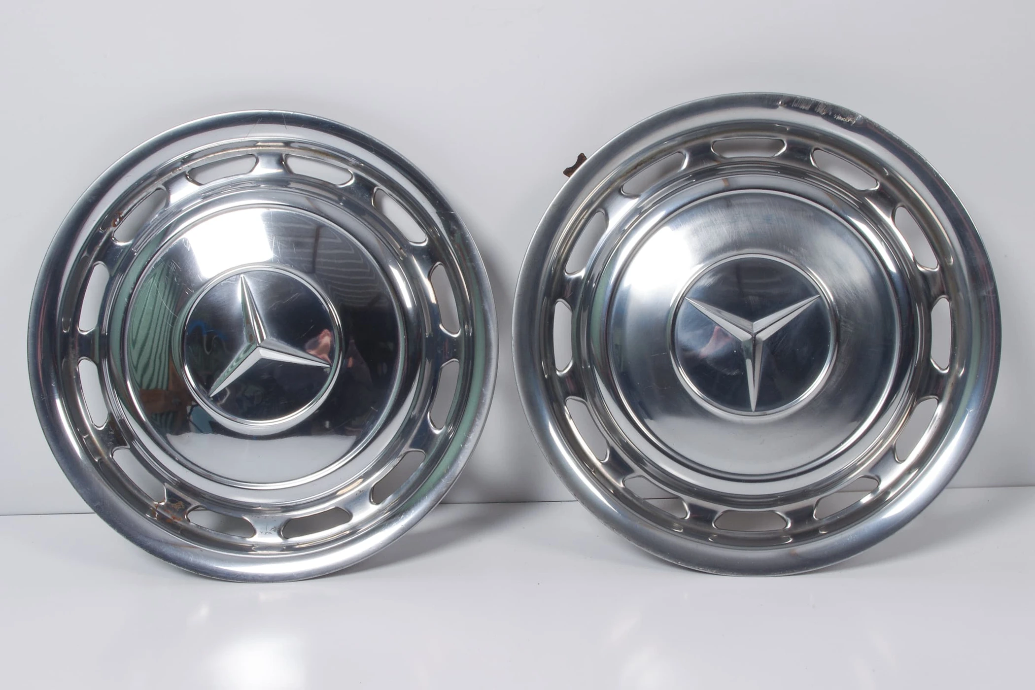 Mercedes 1154010324 Hub Cap Set x4 | C107 R107 W113 SL W108 W109 W111 W116...