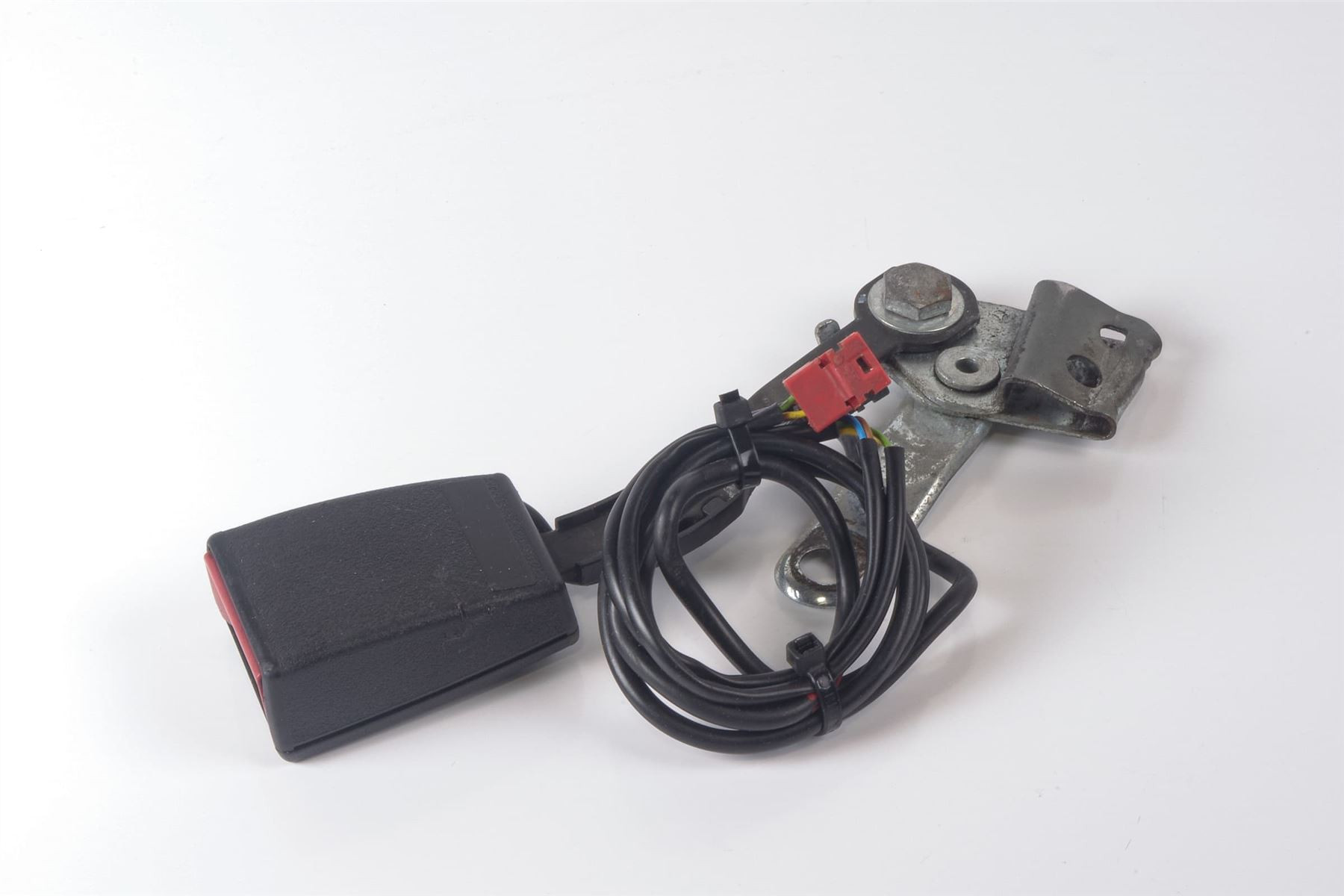 Mercedes 1248606669 Seat Belt Buckle - Front Right | W124 E W201 C