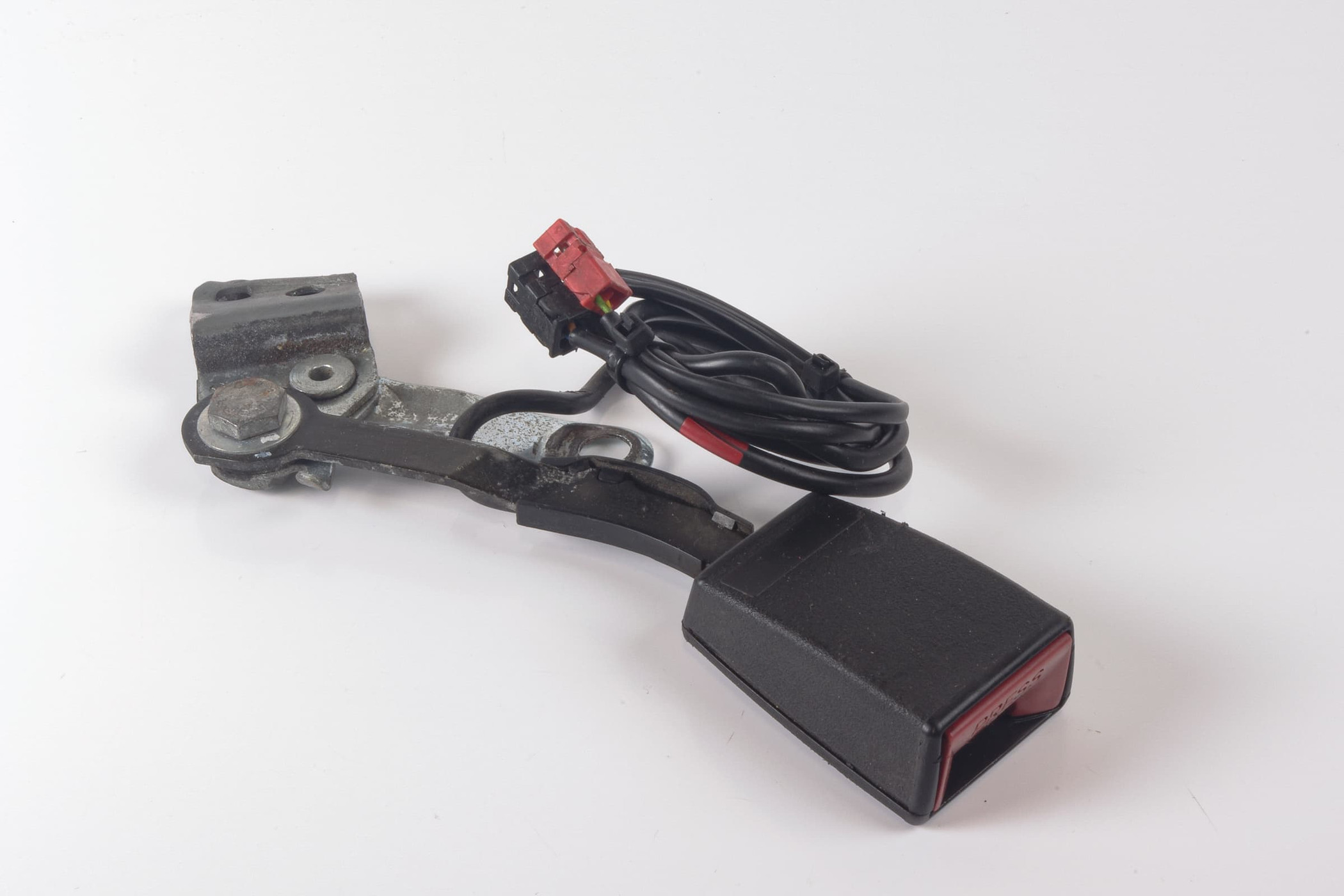 Mercedes 1248606669 Seat Belt Buckle - Front Right | W124 E W201 C