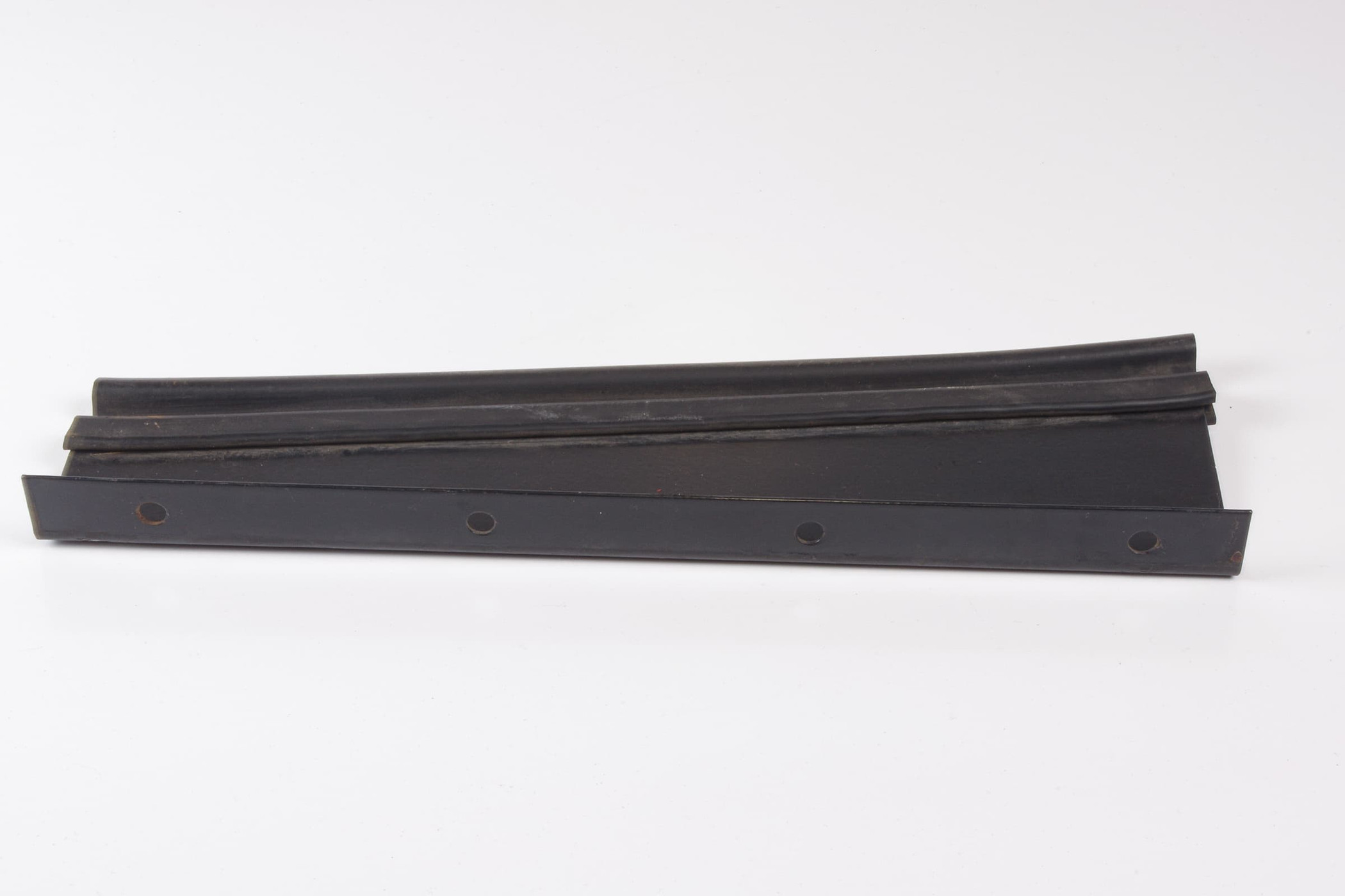 Mercedes 4606260540 Radiator Cover - Right | W460 W461 G