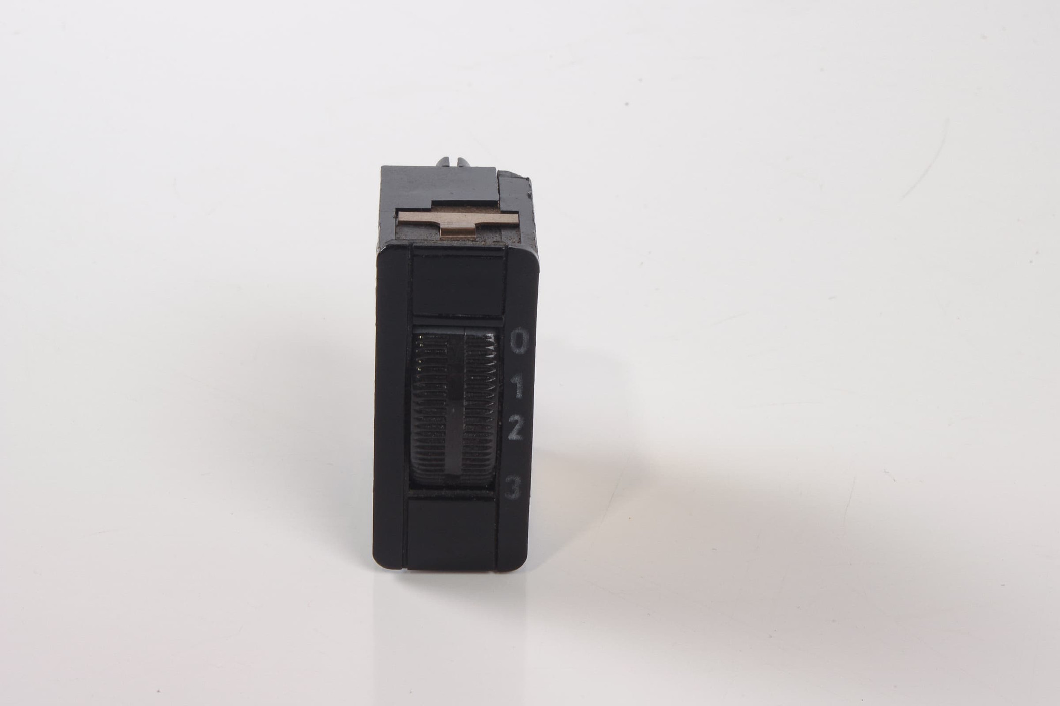 Mercedes 0008000473 Headlight Level Adjust Switch (a) | W100 W108 W109 W111...