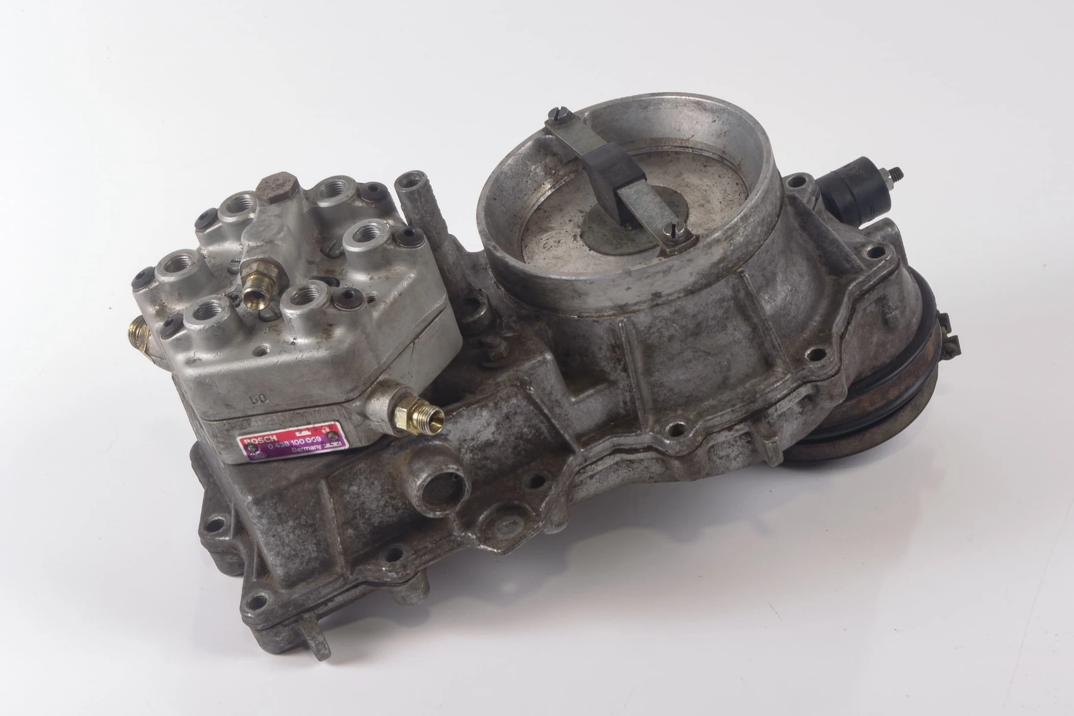 Mercedes 1101410790 Fuel Distributor | C107 R107 SL W116 W126 S W123 E W460...