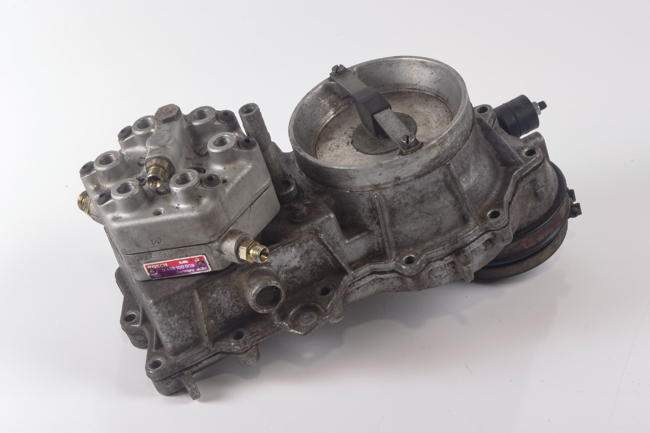 Mercedes 1101410790 Fuel Distributor | C107 R107 SL W116 W126 S W123 E W460...