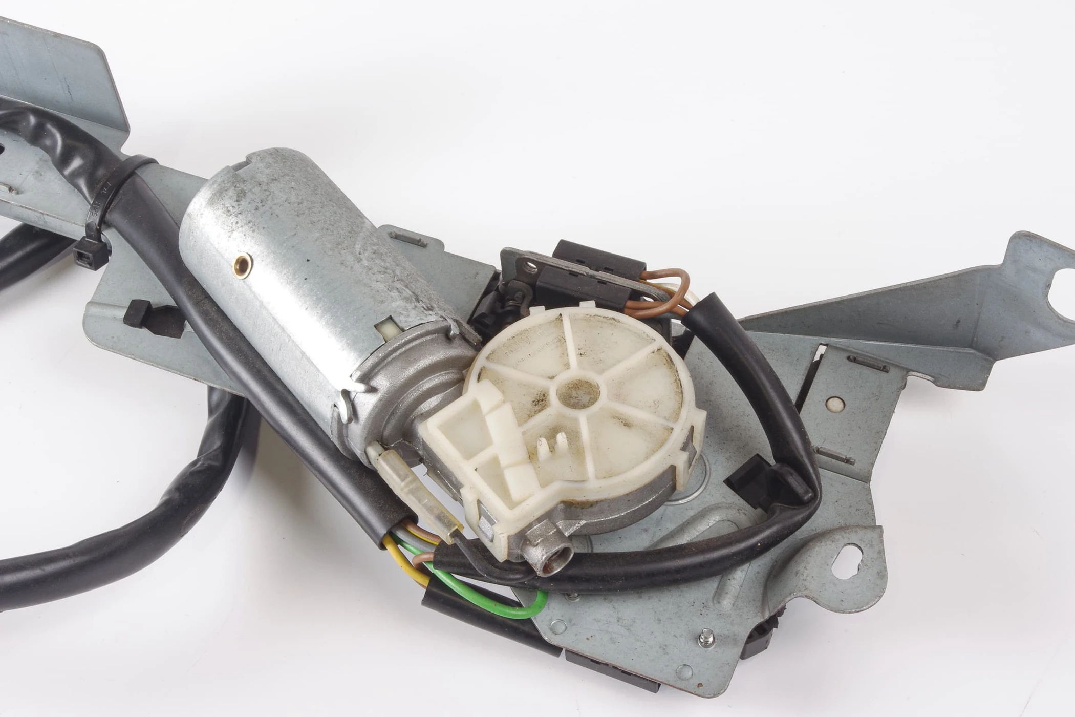 Mercedes 1248600604 Seat Belt Presenter - Right | A124 E