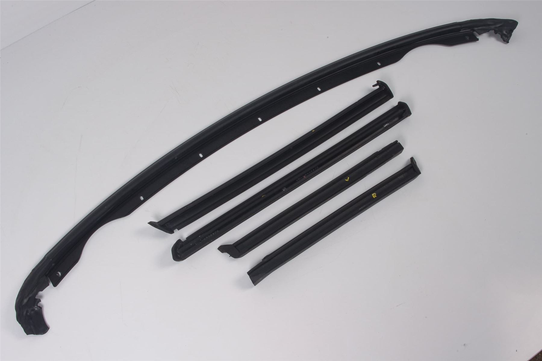 Mercedes 1297710139 Soft Top Seal Set | R129 SL