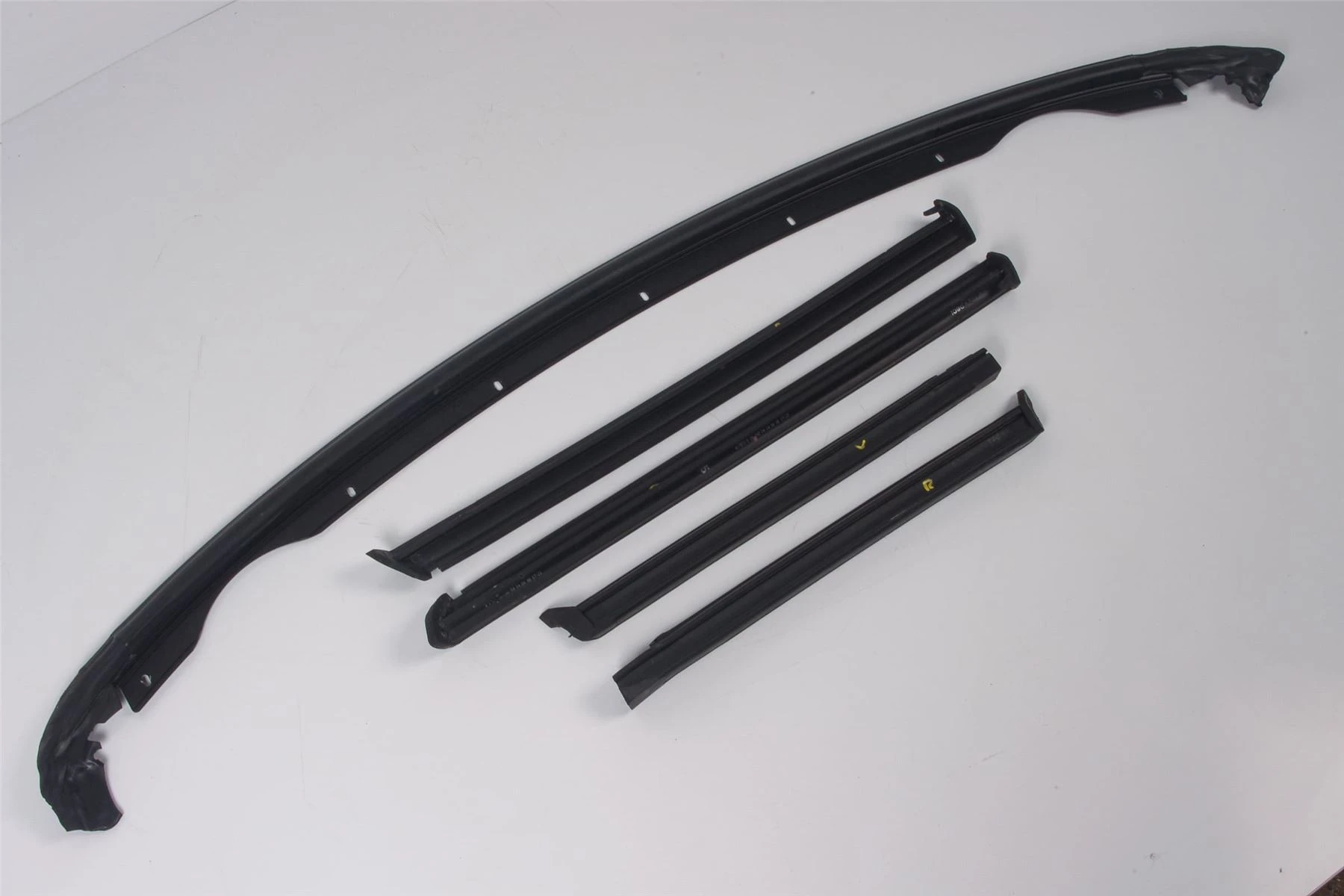 Mercedes 1297710139 Soft Top Seal Set | R129 SL
