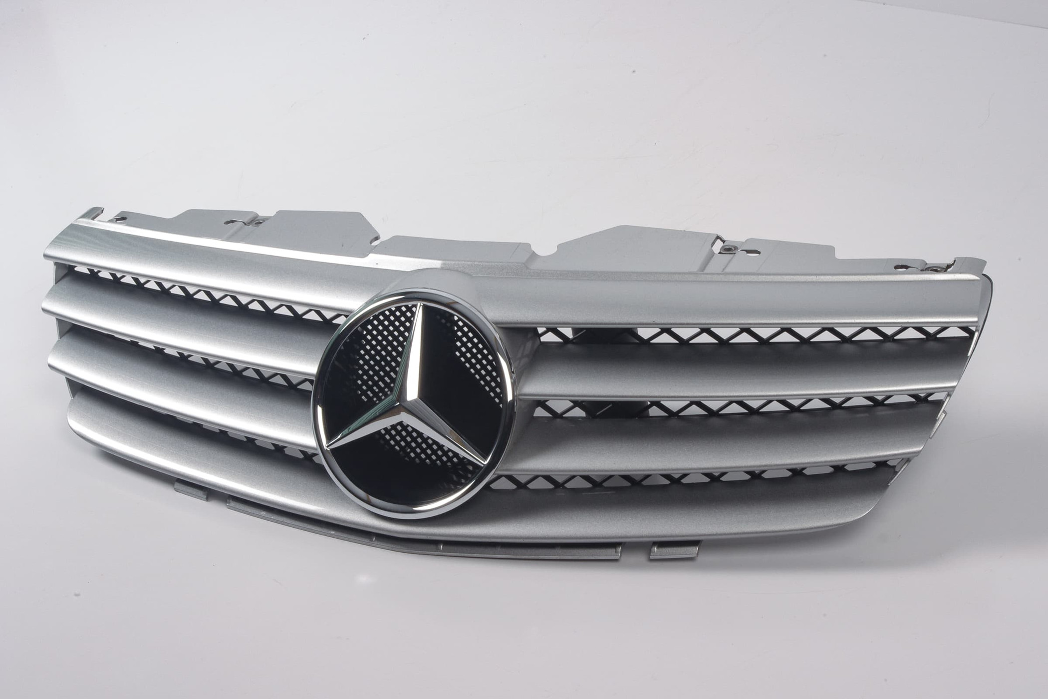 Mercedes 2308801083 Bonnet Grille - Silver | R230 SL
