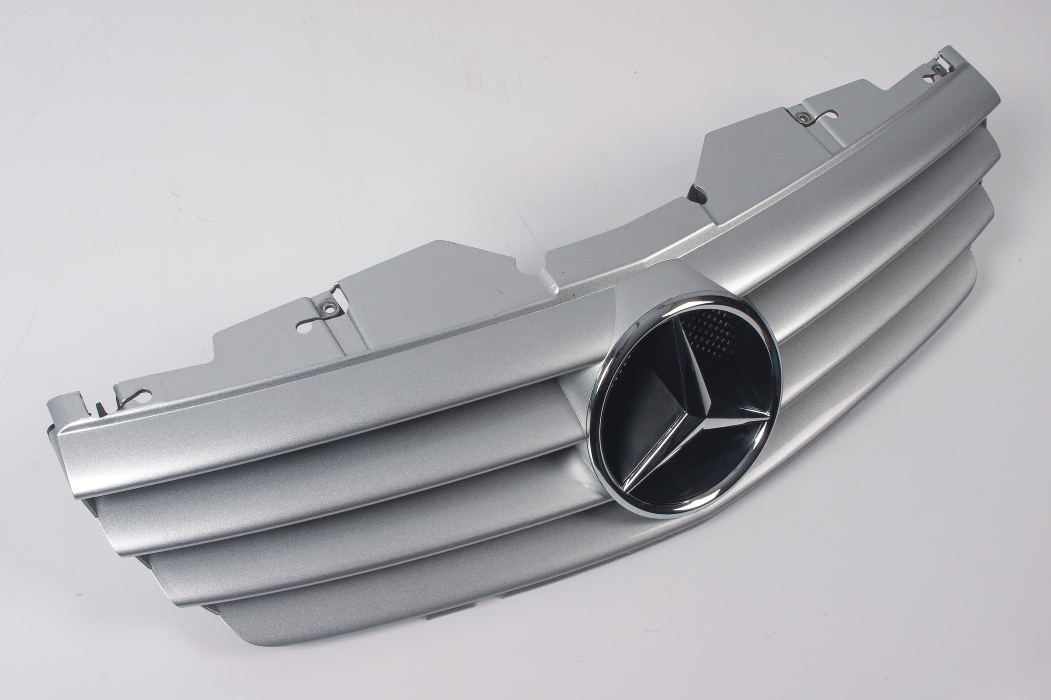 Mercedes 2308801083 Bonnet Grille - Silver | R230 SL