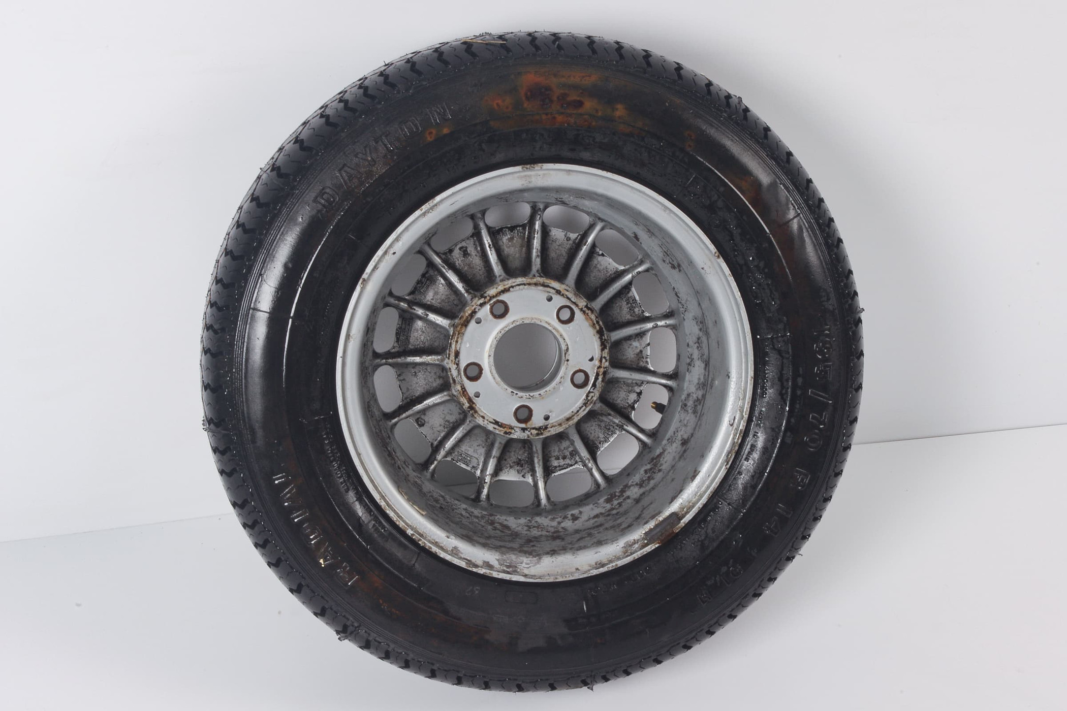 Mercedes 1264002402 Alloy Wheel - Silver | C107 R107 W113 SL W108 W109 W111...