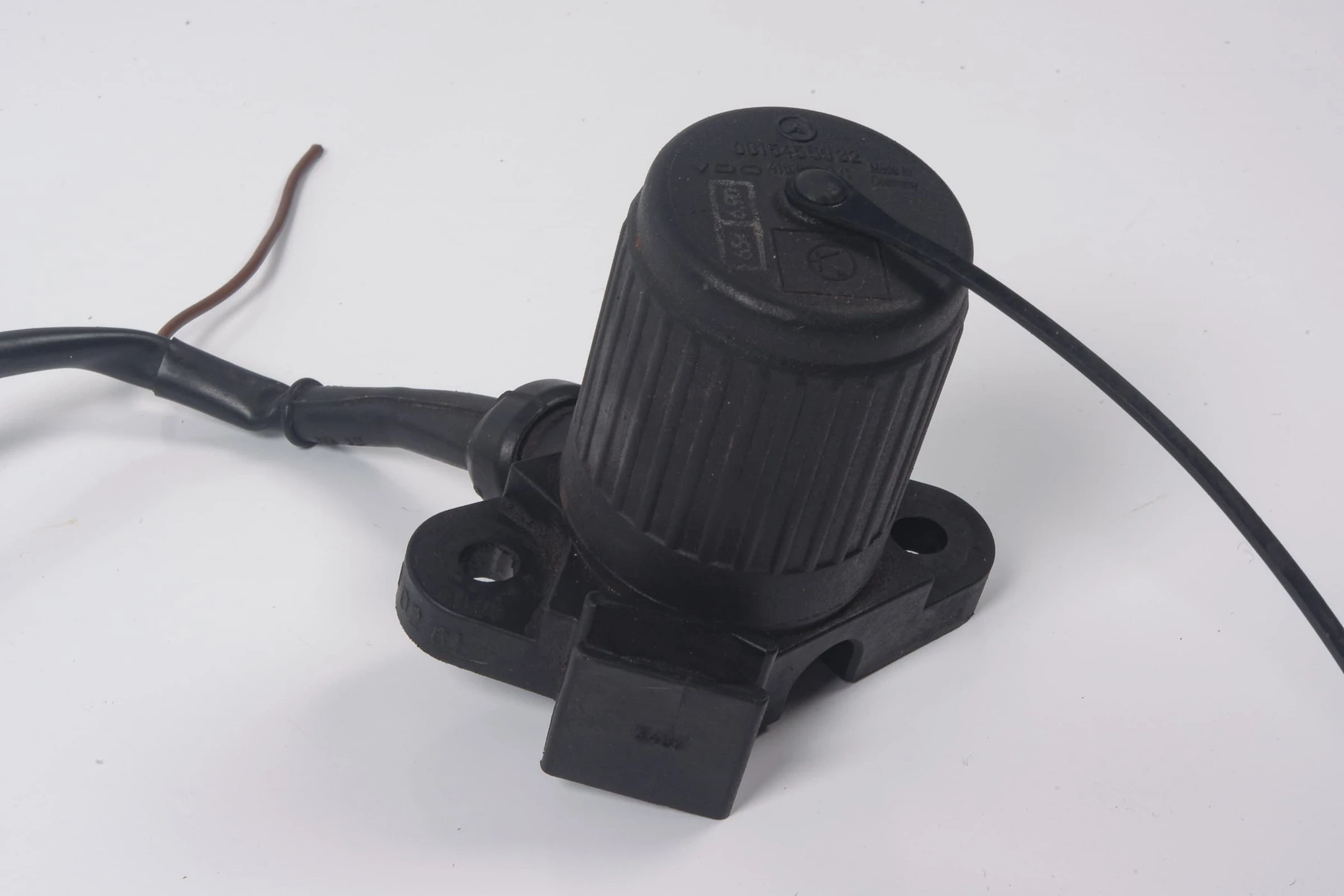 Mercedes 0015455932 Tachometer Amplifier | C107 R107 SL W114 W115 W123 W124 E...