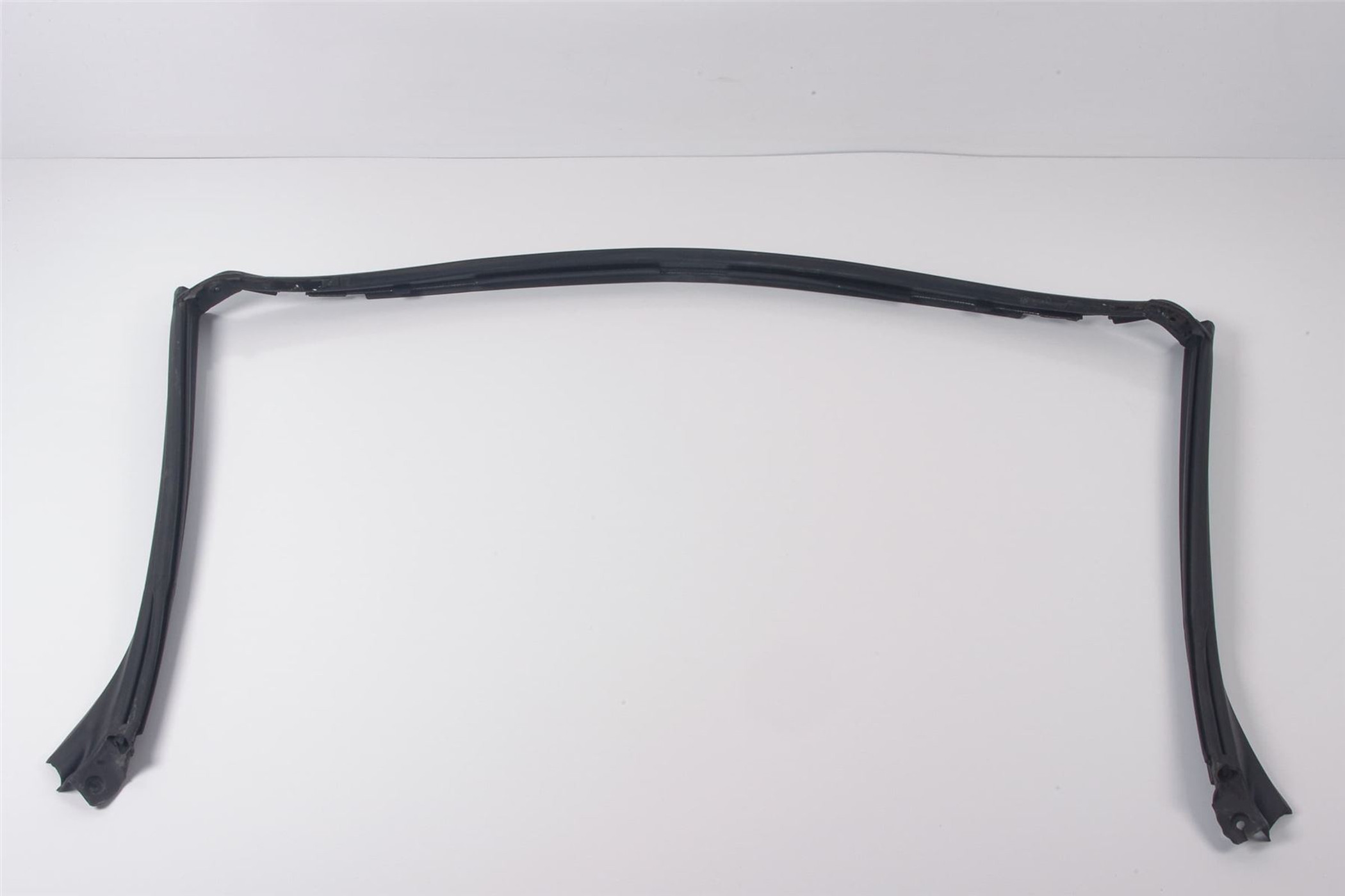 Mercedes 2307200978 Windscreen Rubber Frame Seal | R230 SL