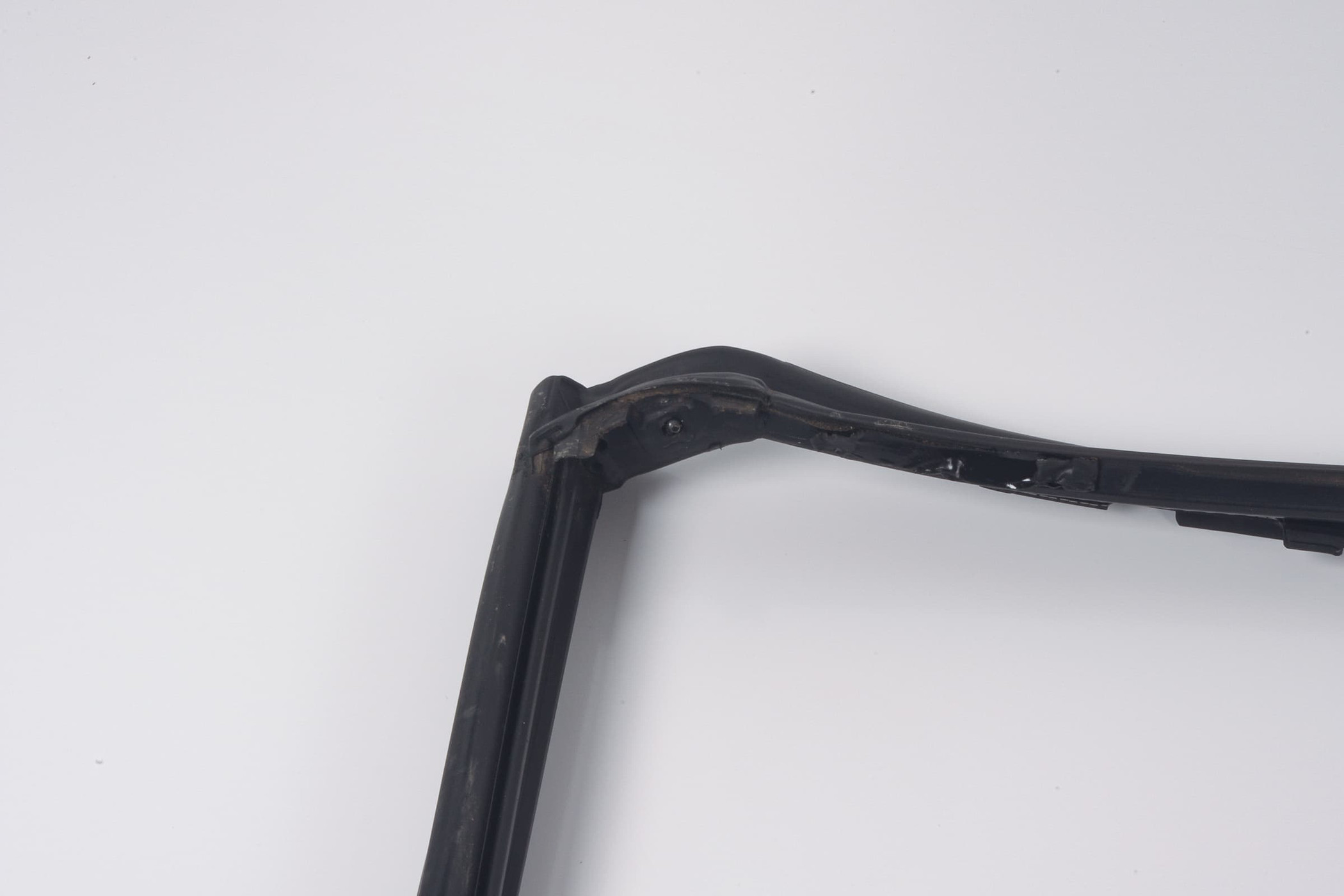 Mercedes 2307200978 A Pillar Seal | R230 SL