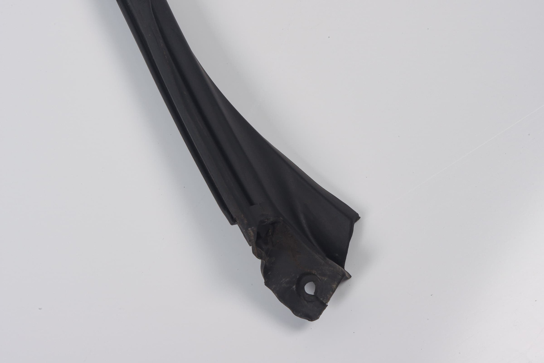 Mercedes 2307200978 A Pillar Seal | R230 SL