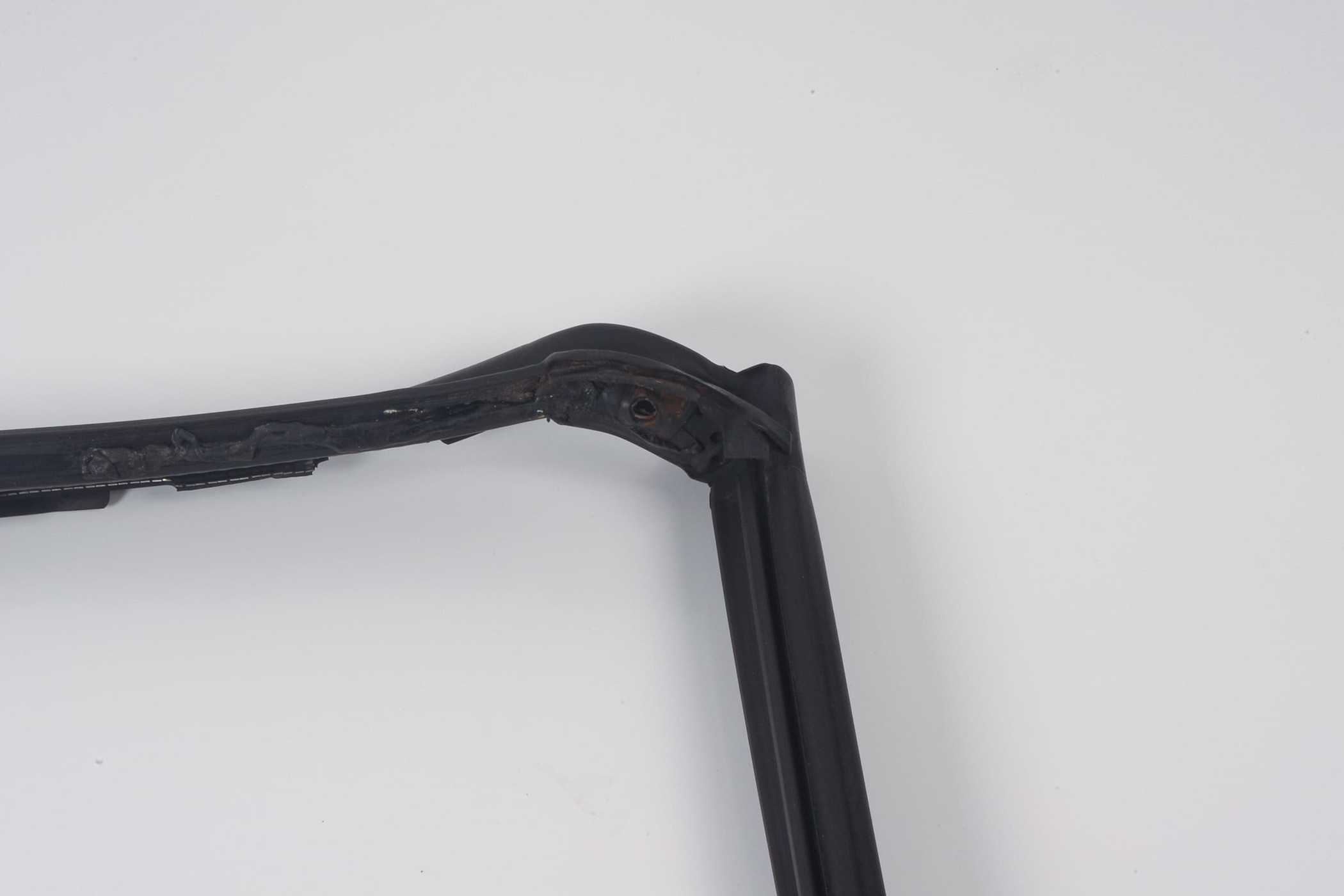 Mercedes 2307200978 A Pillar Seal | R230 SL