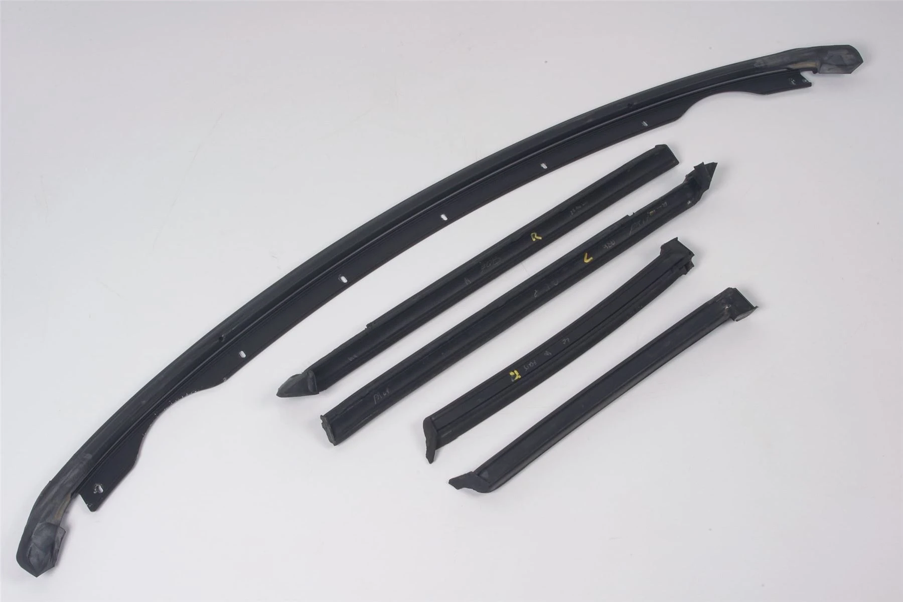 Mercedes 1297703298 Soft Top Seal Set (a) | R129 SL