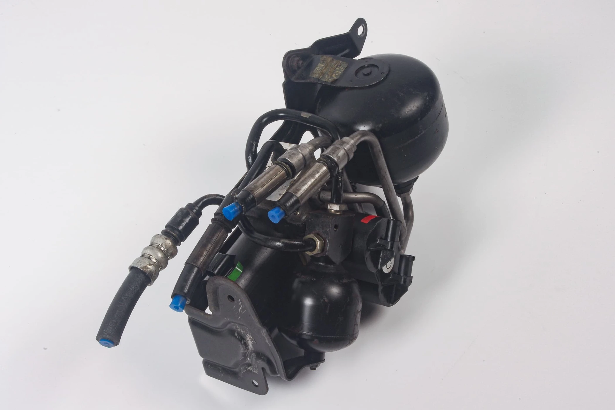 Mercedes 2203201258 ABC Valve Block - Rear | R230 SL
