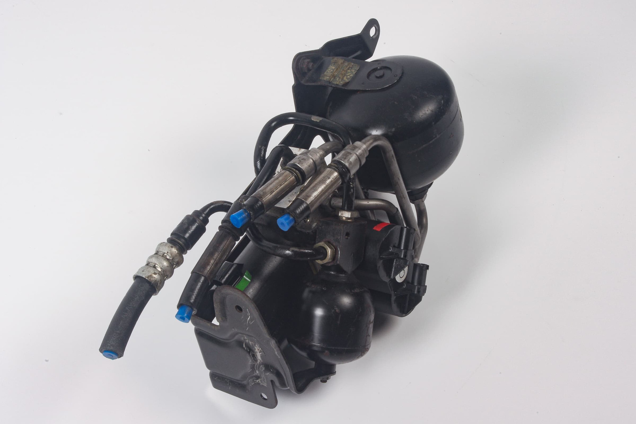 Mercedes 2203201258 ABC Valve Block - Rear | R230 SL