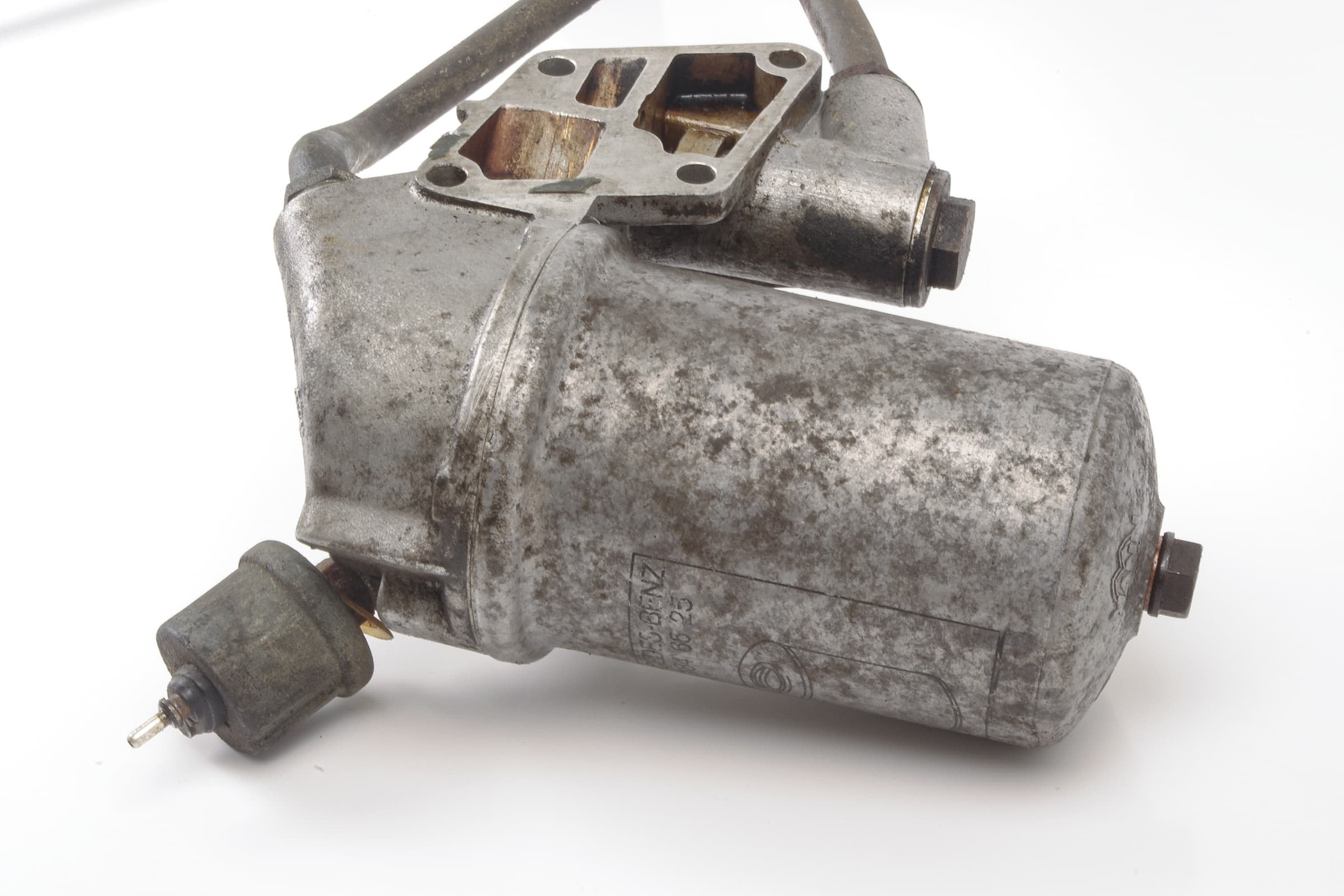 Mercedes 0011846525 Oil Filter Housing | C215 CL W220 S