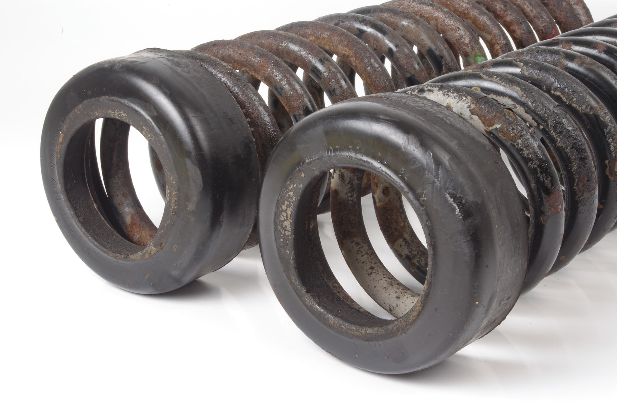 Mercedes 1143210504 Suspension Coil Spring x2 - Front (a) | C107 R107 SL W114...