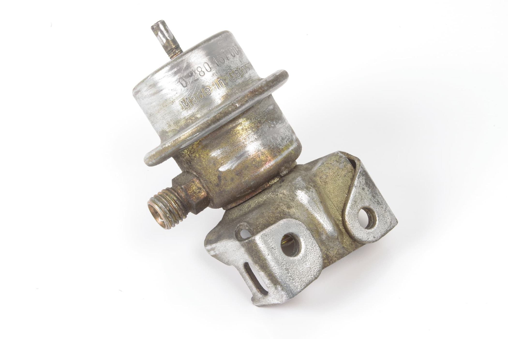Mercedes 0000780592 Fuel Pressure Regulator | C107 R107 SL W116 W126 S W123 E...